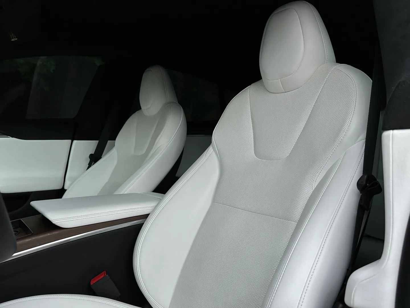 Tesla Model S Long Range — photo 22