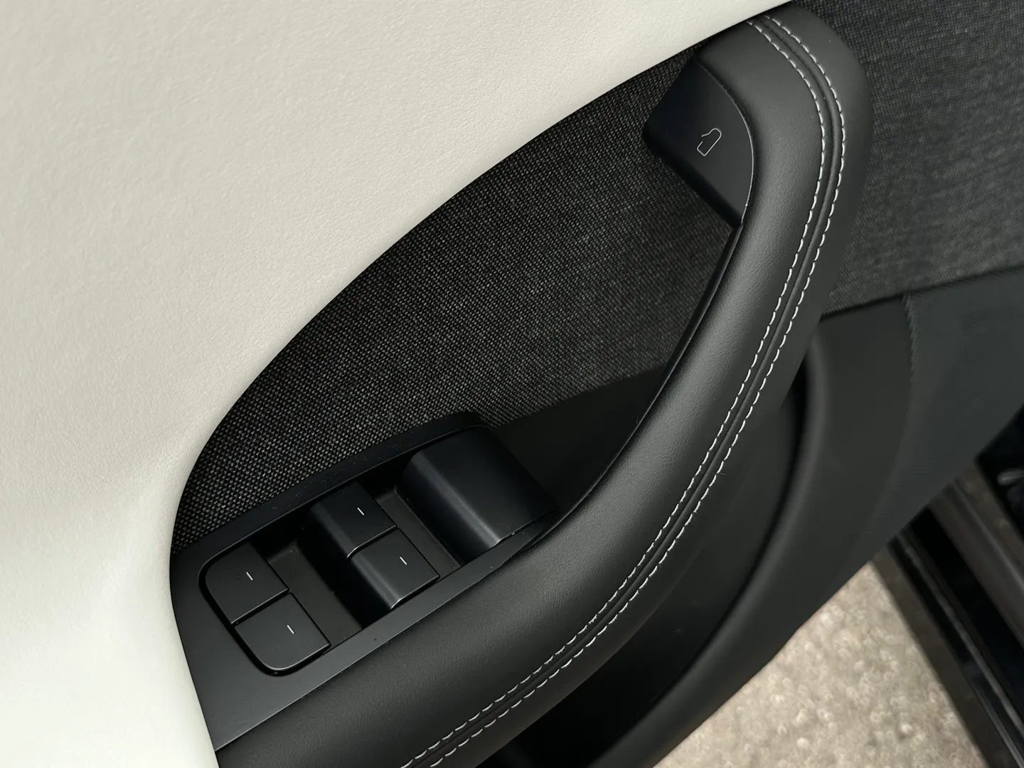 Tesla Model S Long Range — photo 26