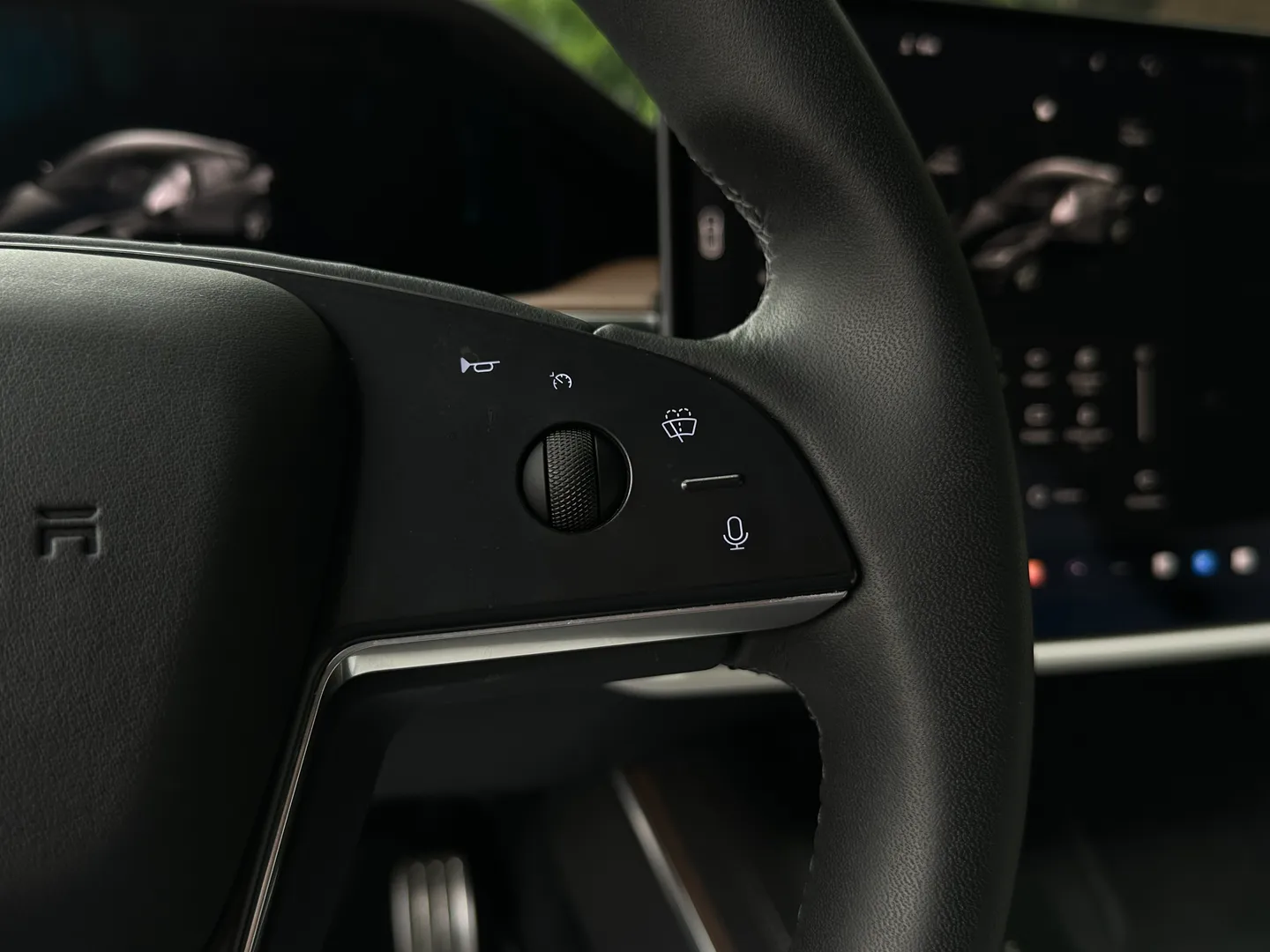 Tesla Model S Long Range — photo 40