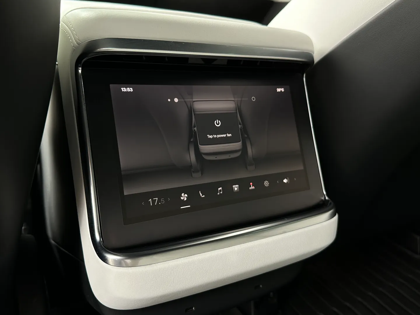 Tesla Model S Long Range — photo 61