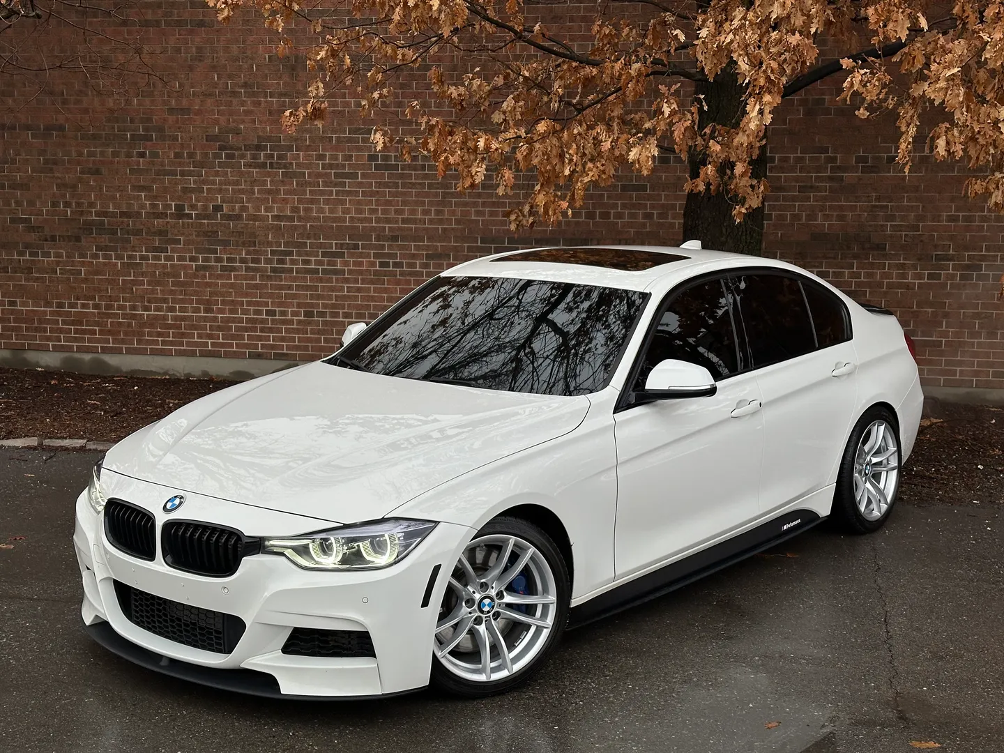 2017 BMW 340I — photo 2