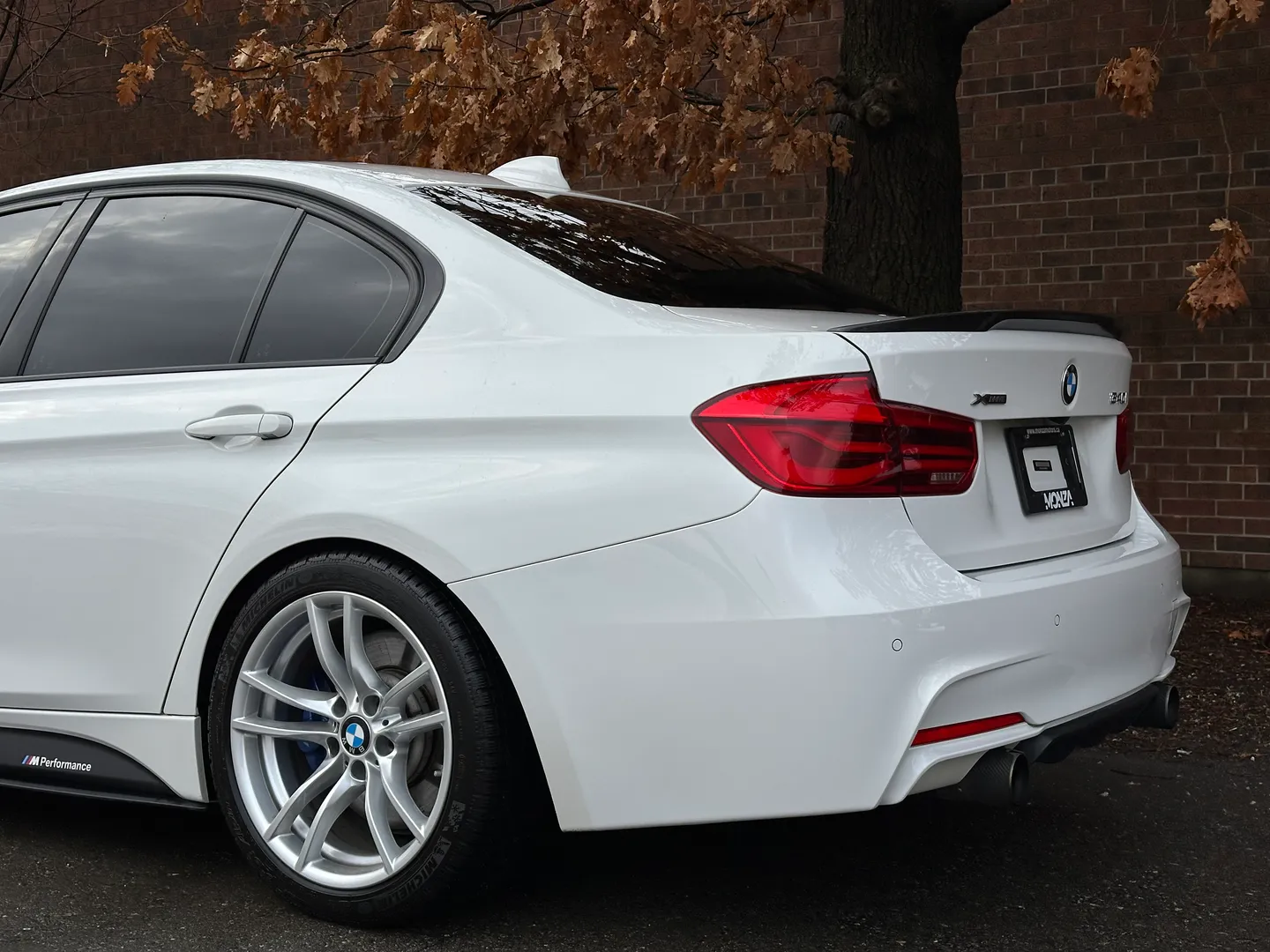 2017 BMW 340I — photo 22