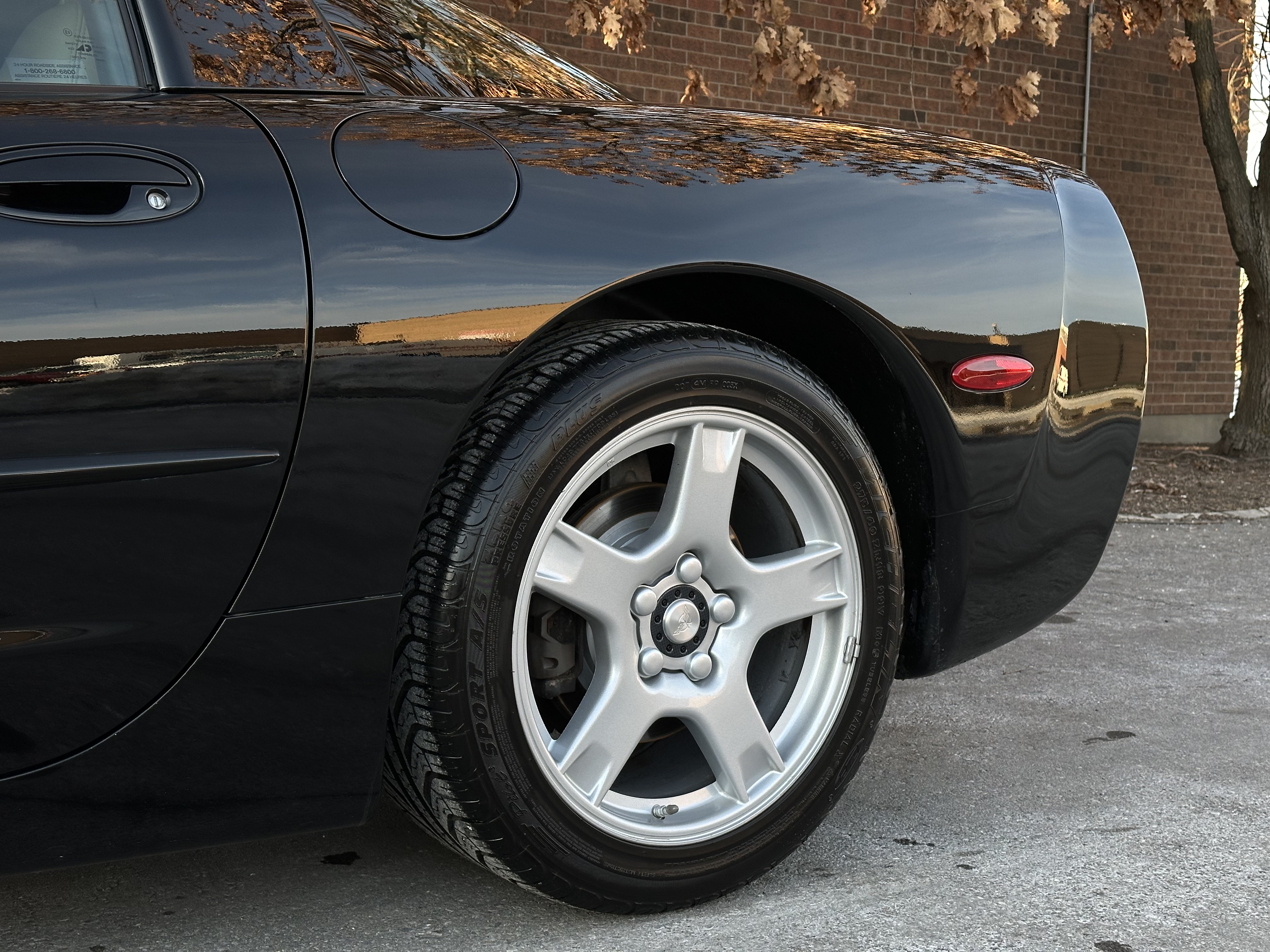 Chevrolet Corvette Coupe  — photo 15