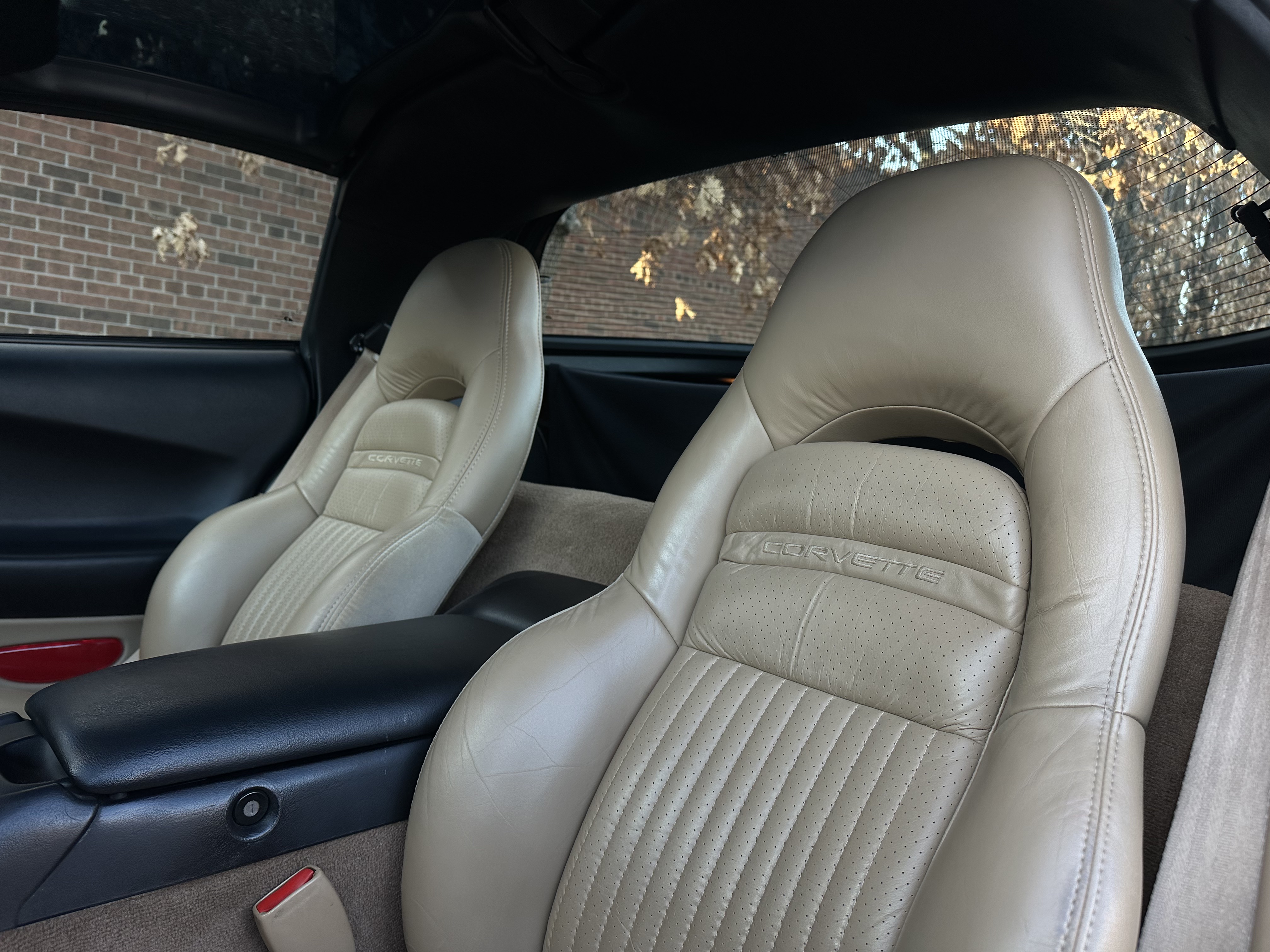 Chevrolet Corvette Coupe  — photo 36