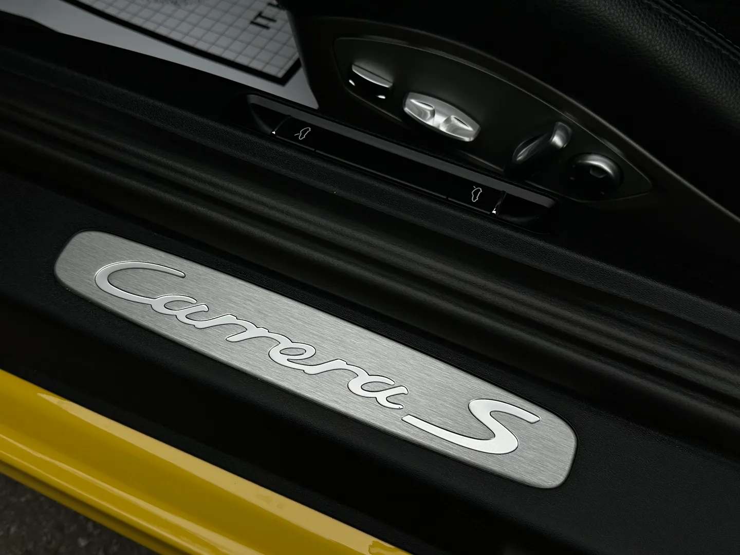 Porsche Carrera S  — photo 37