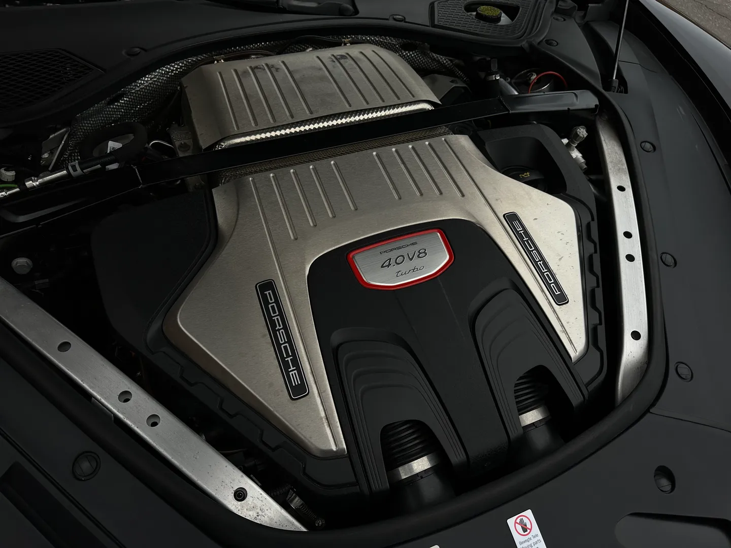 Porsche Panamera Turbo — photo 30