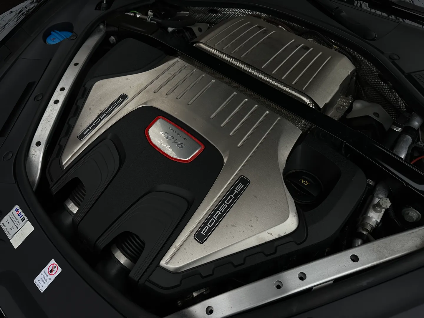 Porsche Panamera Turbo — photo 32