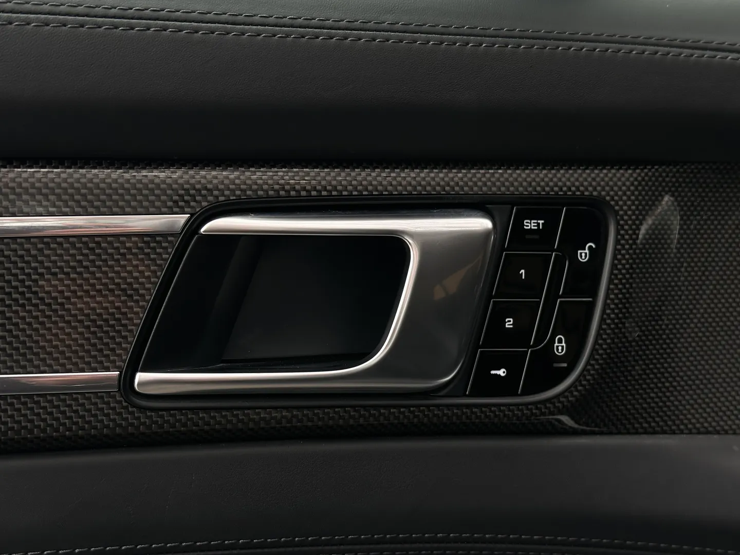 Porsche Panamera Turbo — photo 42