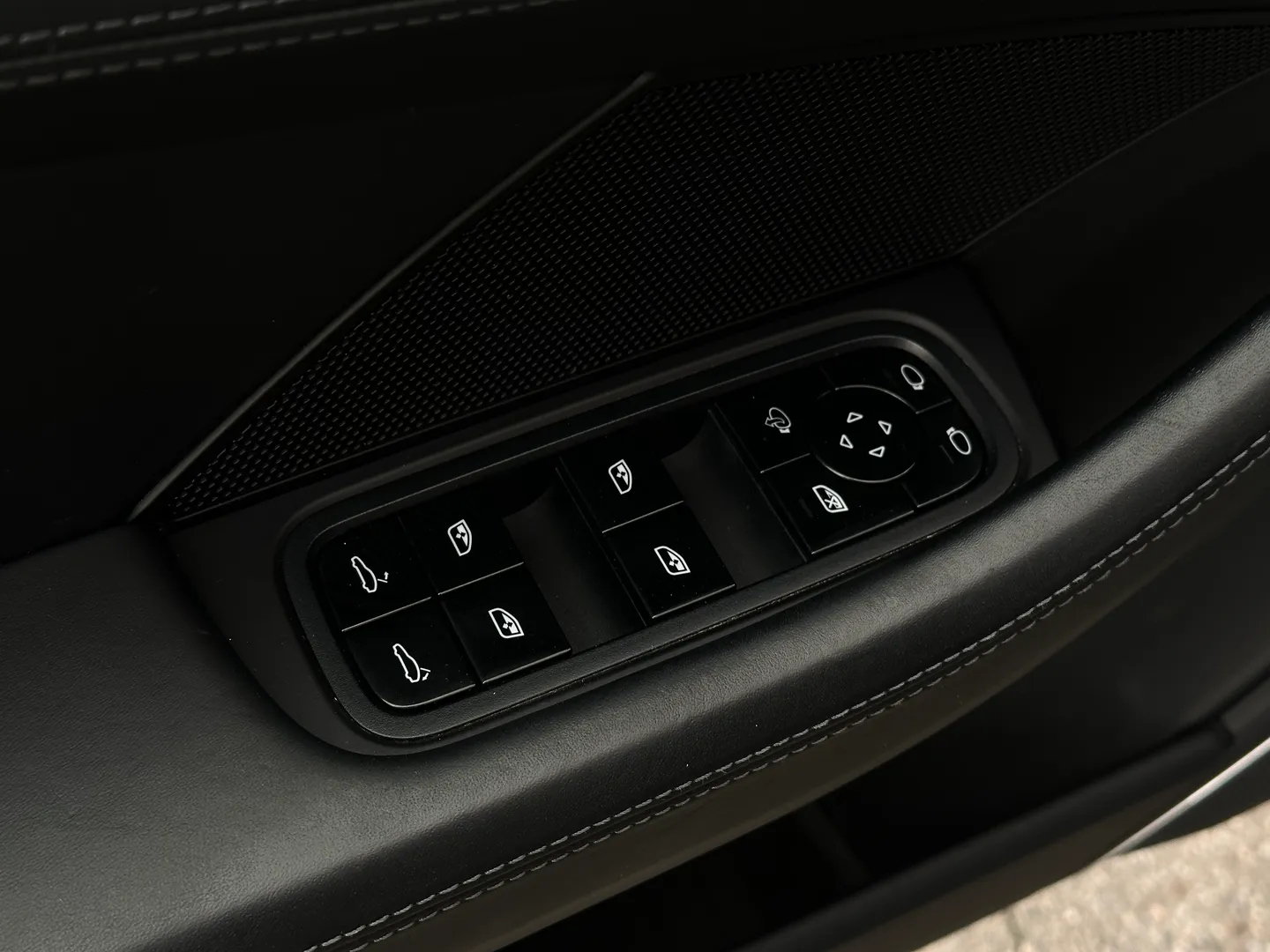 Porsche Panamera Turbo — photo 43
