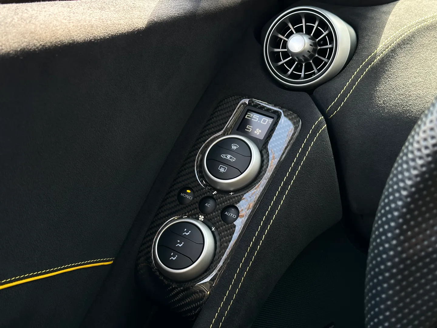 Mclaren 650S Spider — photo 44