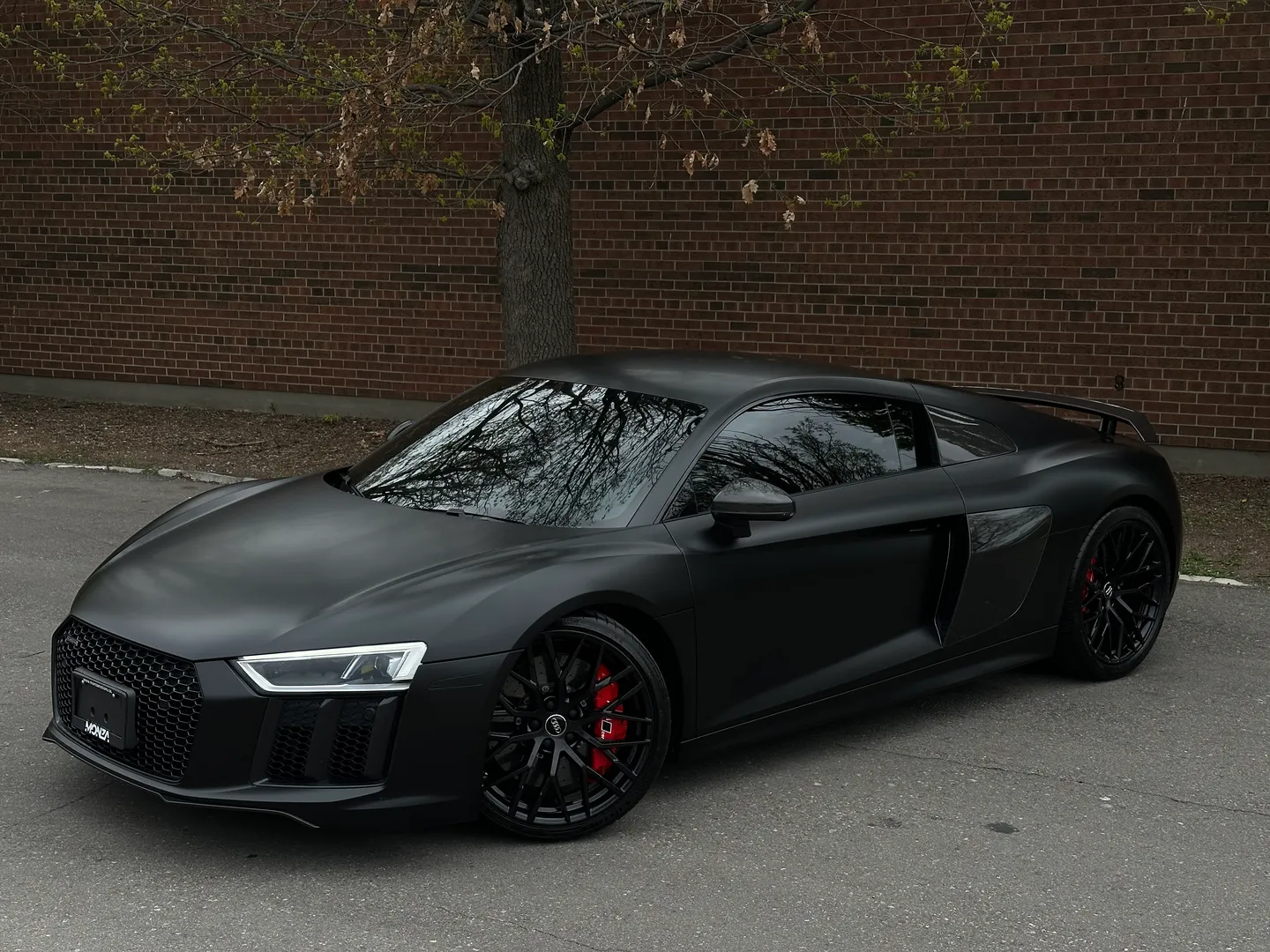 Audi R8 V10 Plus Quattro Coupe — photo 2