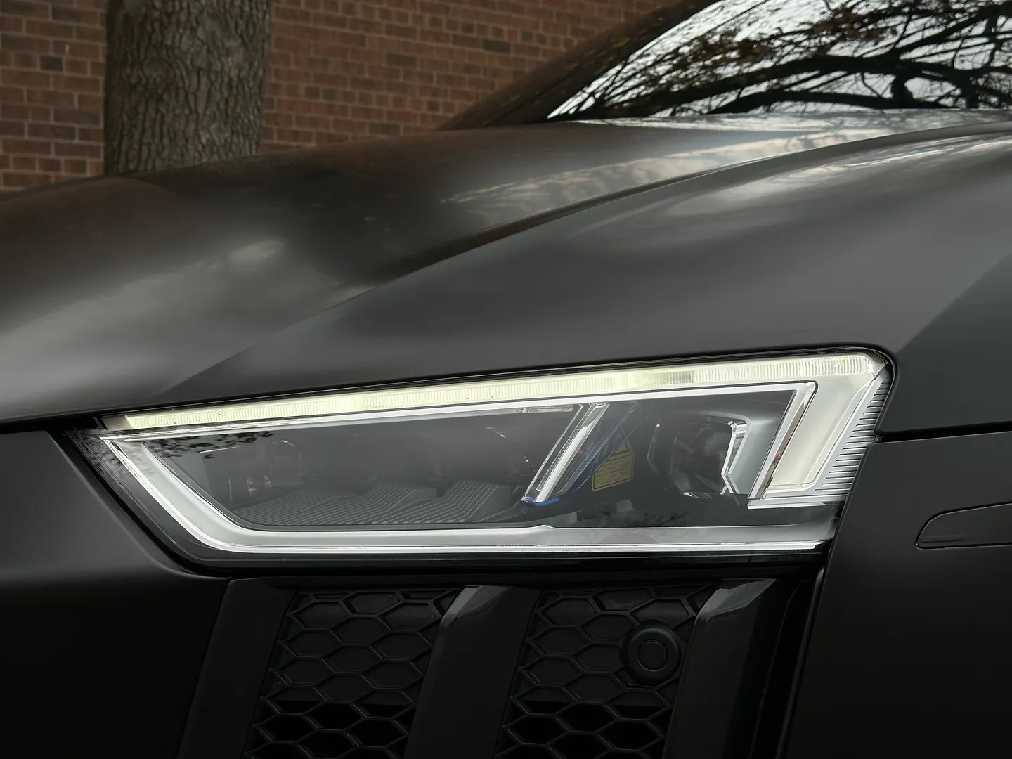 Audi R8 V10 Plus Quattro Coupe — photo 6