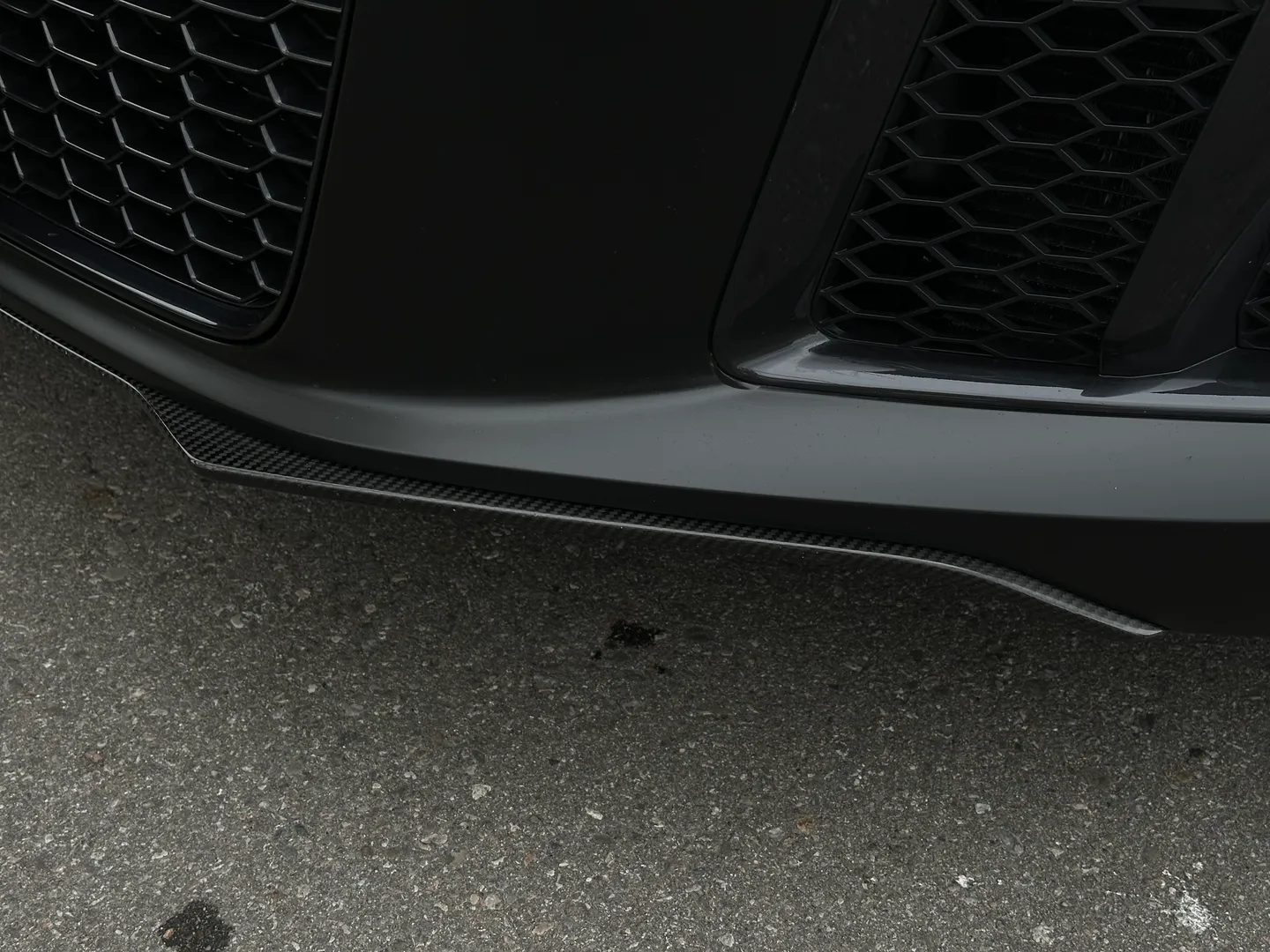 Audi R8 V10 Plus Quattro Coupe — photo 8