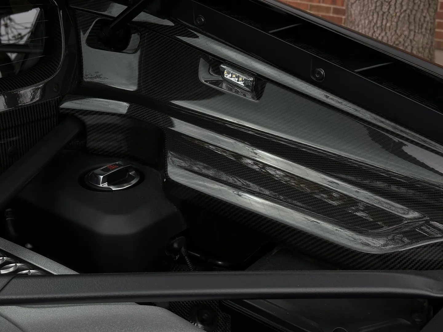 Audi R8 V10 Plus Quattro Coupe — photo 37