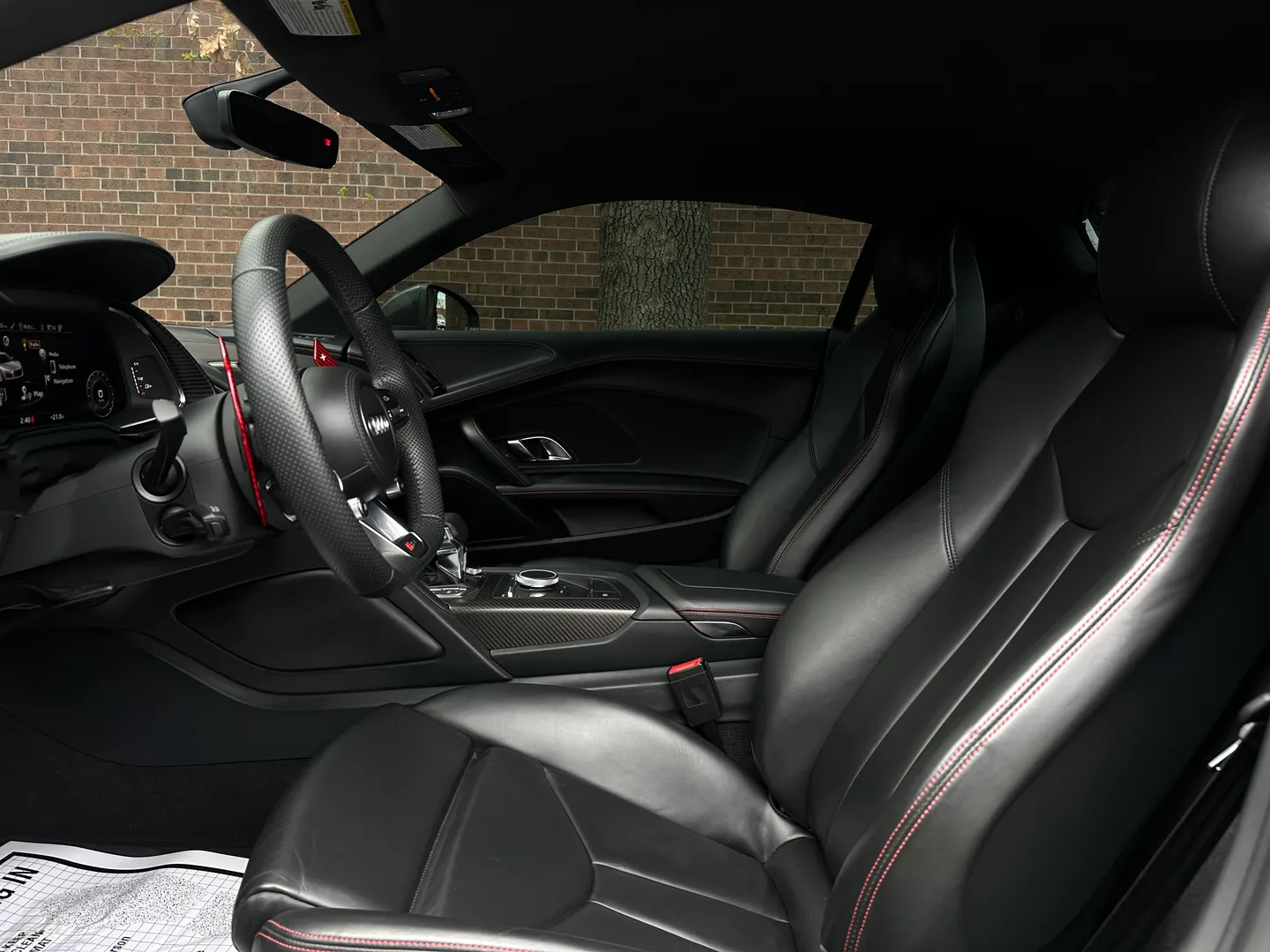 Audi R8 V10 Plus Quattro Coupe — photo 43