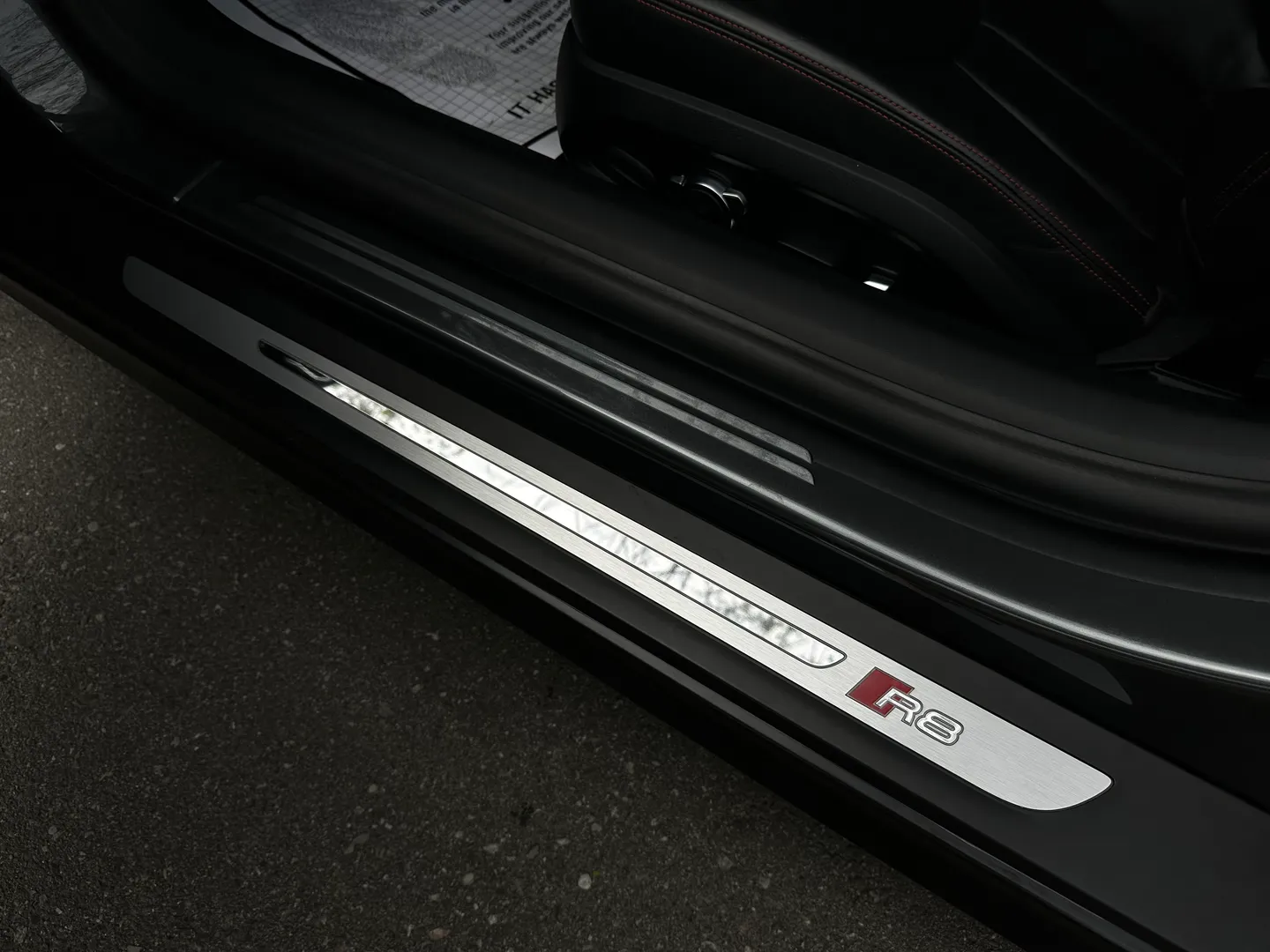Audi R8 V10 Plus Quattro Coupe — photo 46