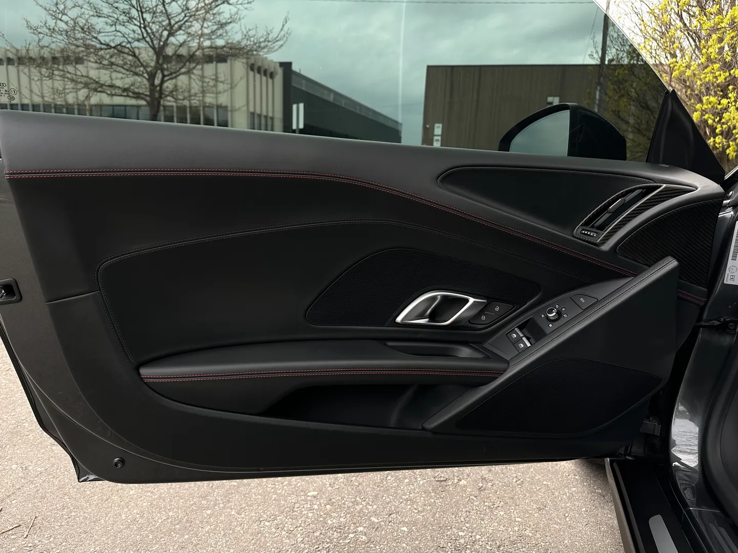 Audi R8 V10 Plus Quattro Coupe — photo 47