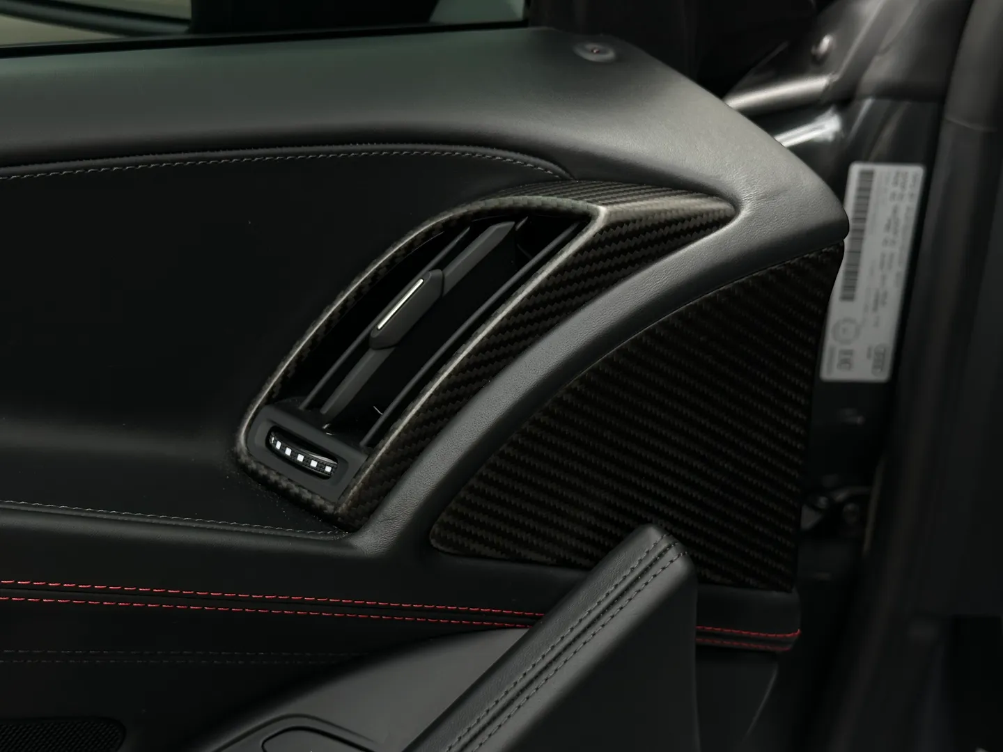 Audi R8 V10 Plus Quattro Coupe — photo 49
