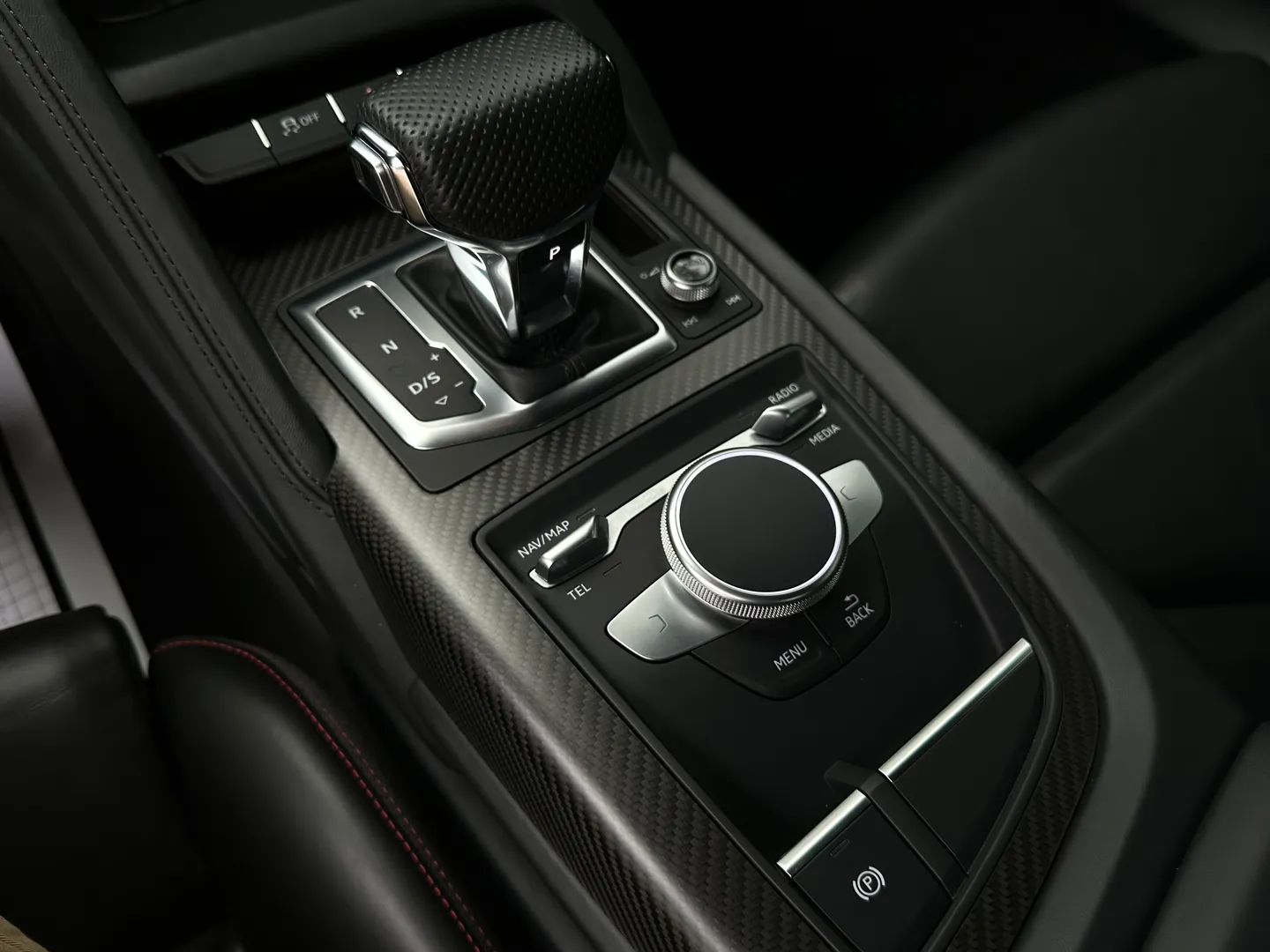 Audi R8 V10 Plus Quattro Coupe — photo 52