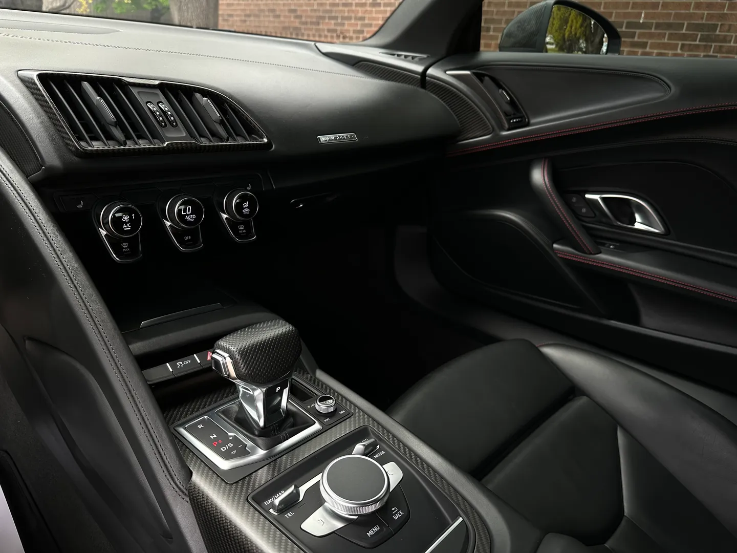 Audi R8 V10 Plus Quattro Coupe — photo 51