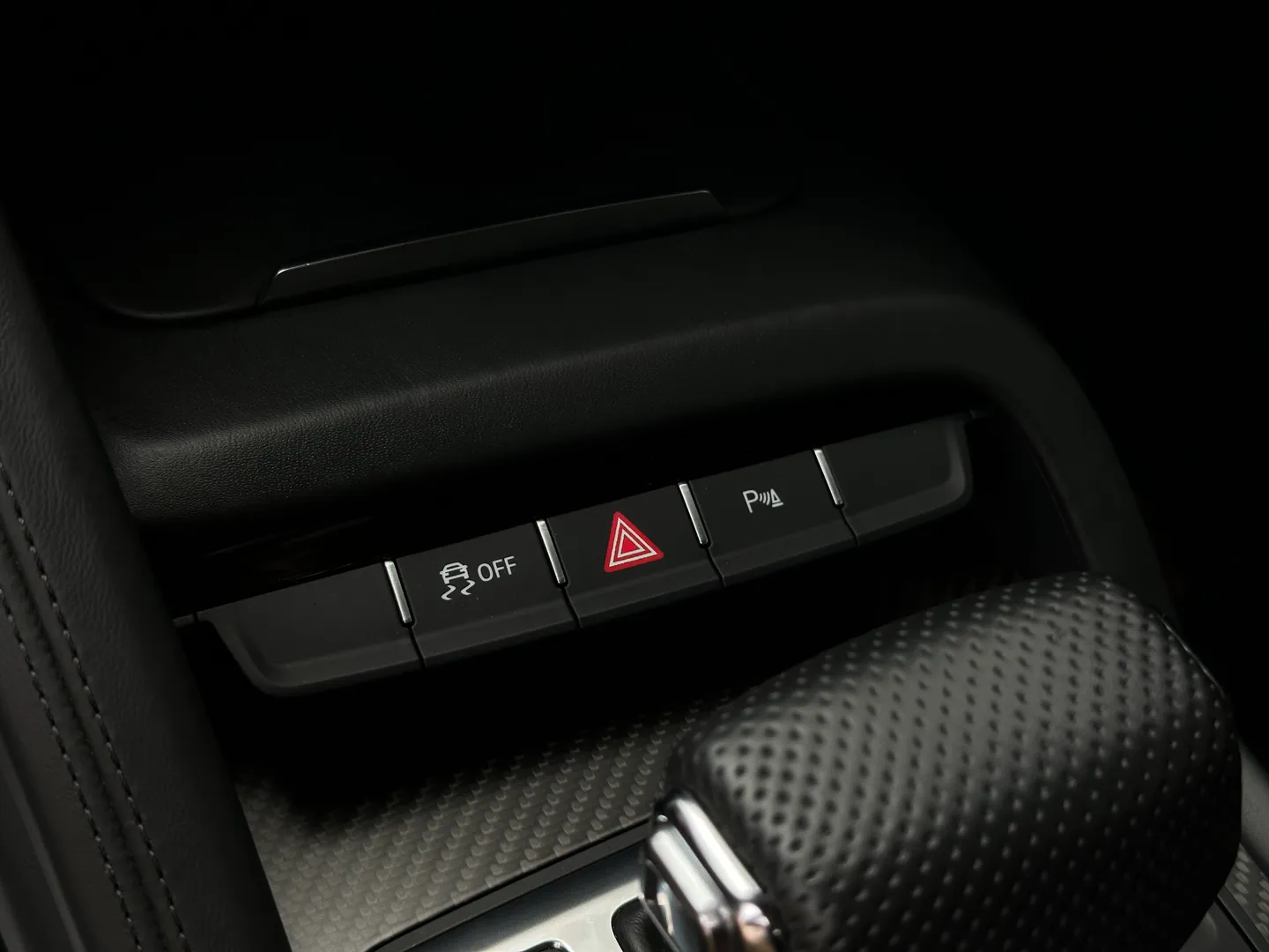Audi R8 V10 Plus Quattro Coupe — photo 55