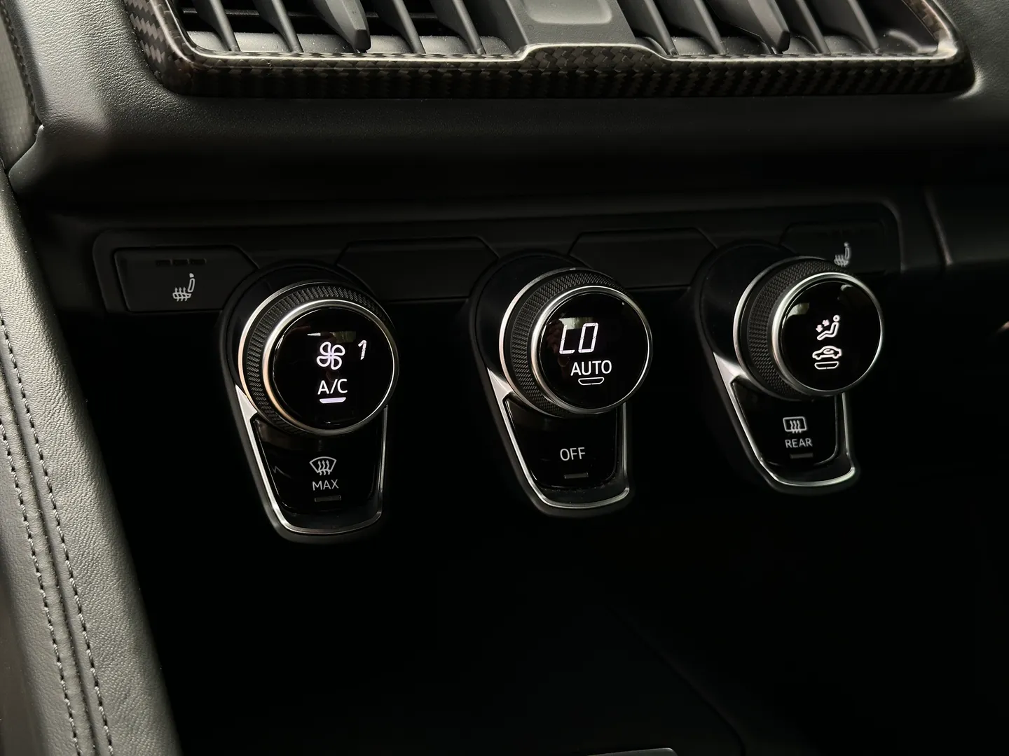 Audi R8 V10 Plus Quattro Coupe — photo 58