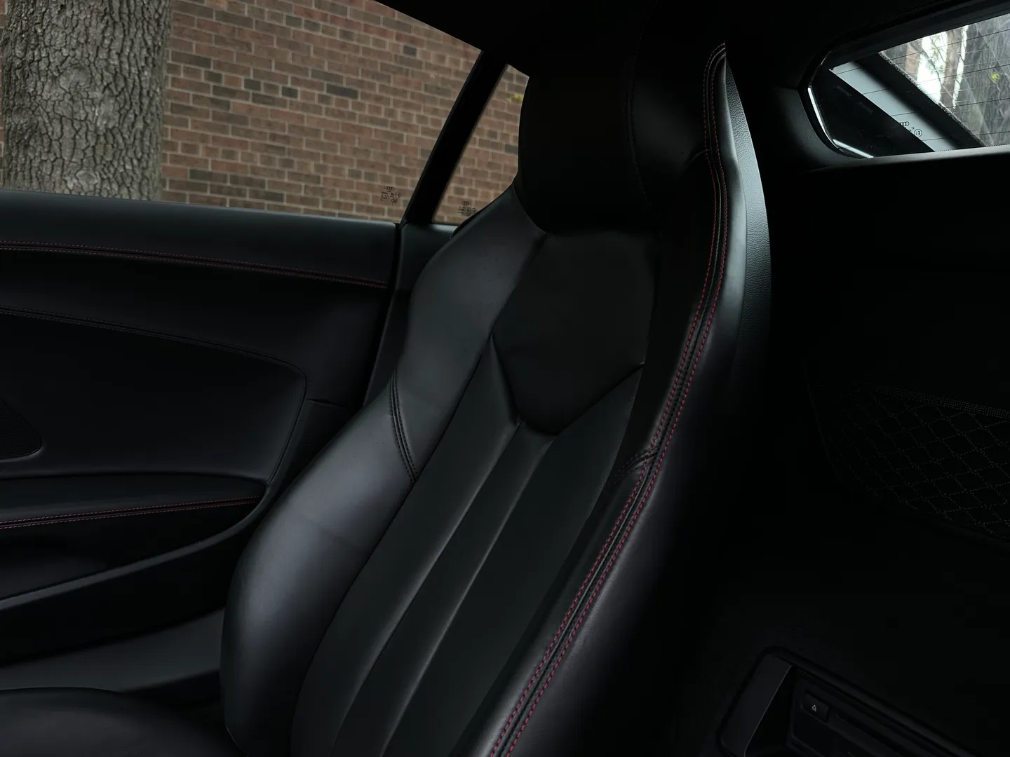 Audi R8 V10 Plus Quattro Coupe — photo 67