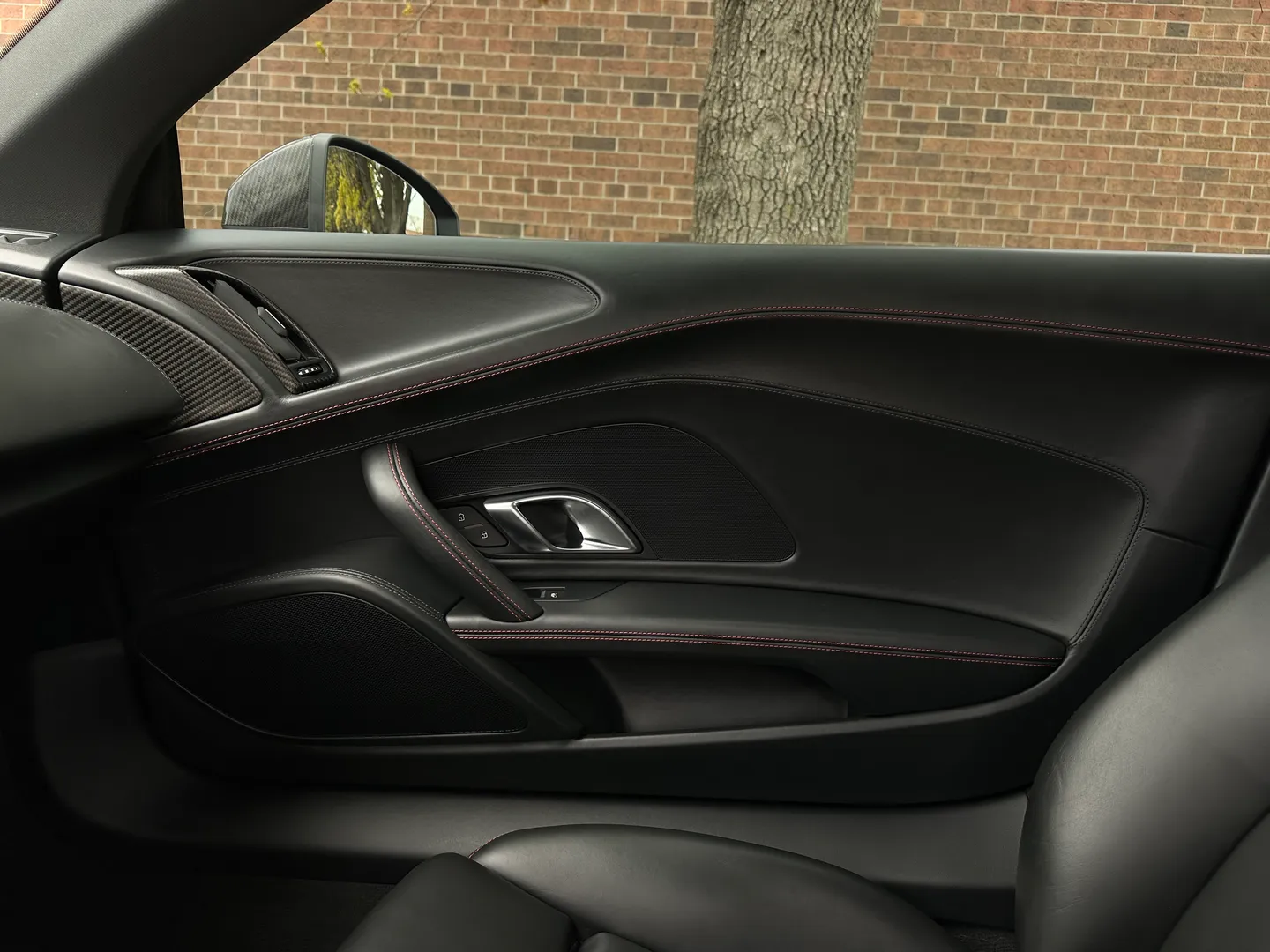 Audi R8 V10 Plus Quattro Coupe — photo 66