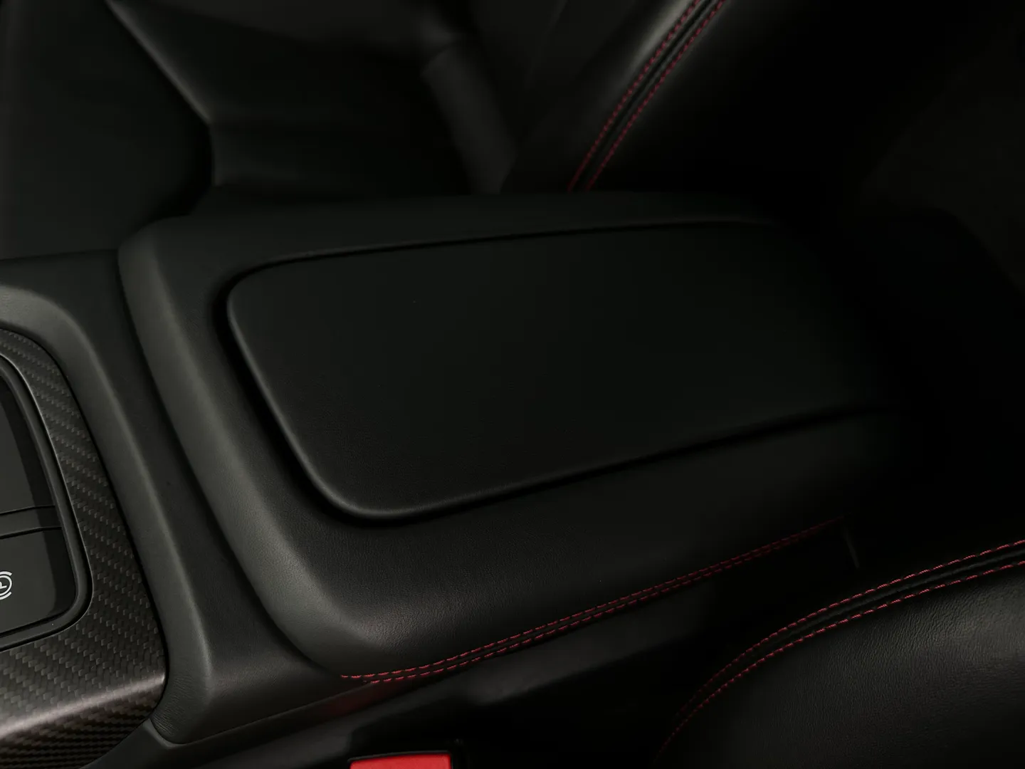 Audi R8 V10 Plus Quattro Coupe — photo 69