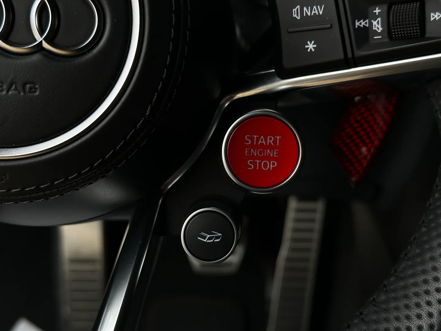 Audi R8 V10 Plus Quattro Coupe — photo 77
