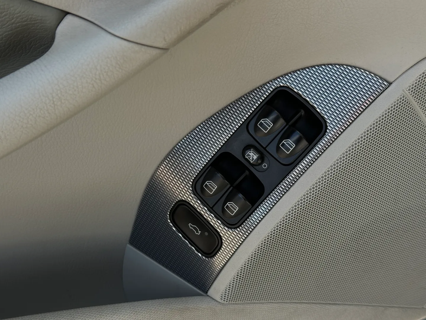 Mercedes Benz CLK 500 AMG Package Cabriolet — photo 48