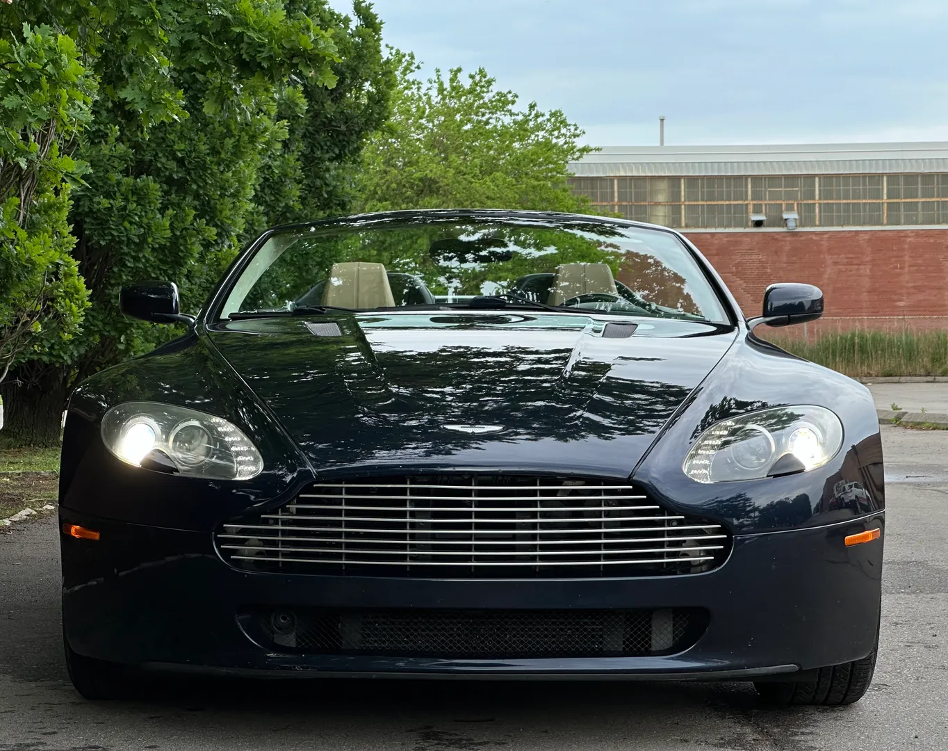 Aston Martin V8 Vantage Roadster — photo 4