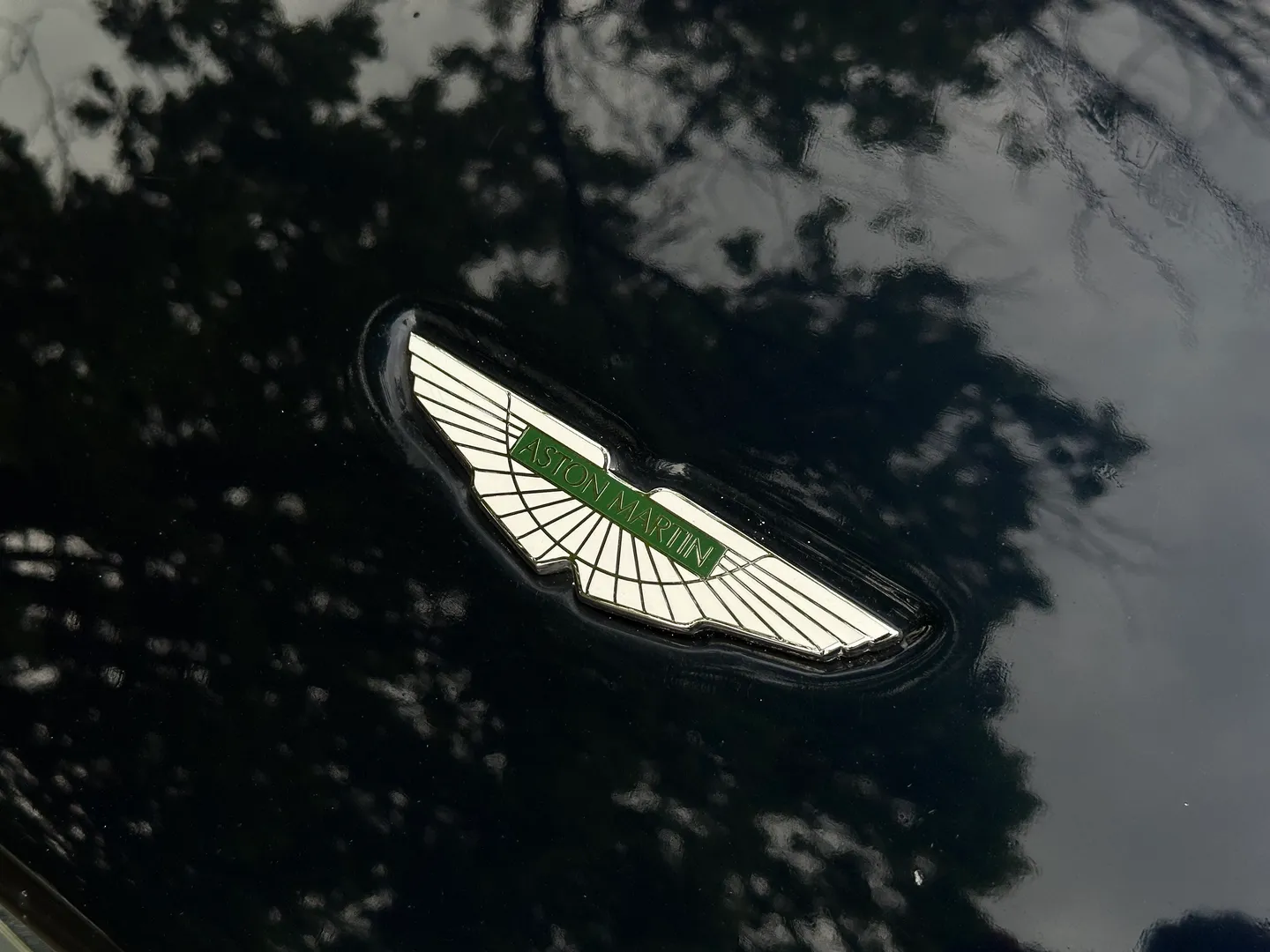 Aston Martin V8 Vantage Roadster — photo 7