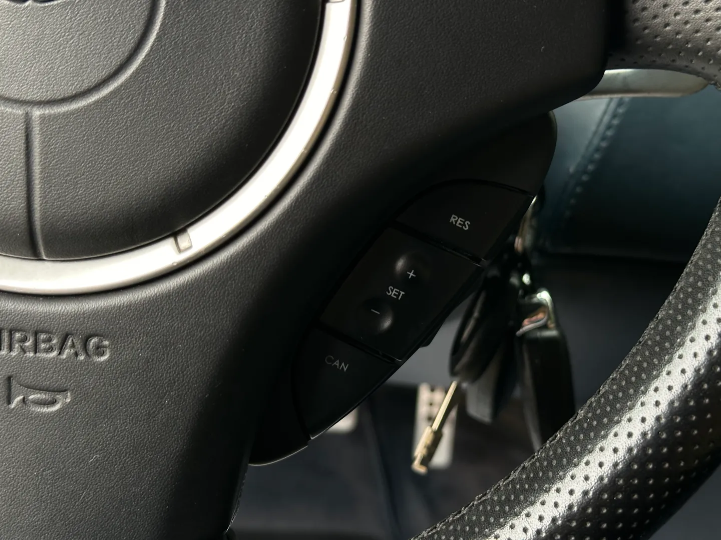 Aston Martin V8 Vantage Roadster — photo 52