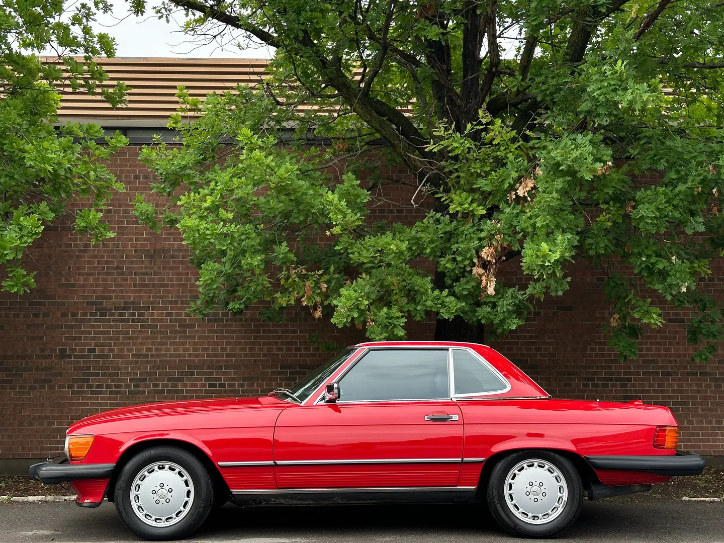 Mercedes Benz 560SL  — photo 11