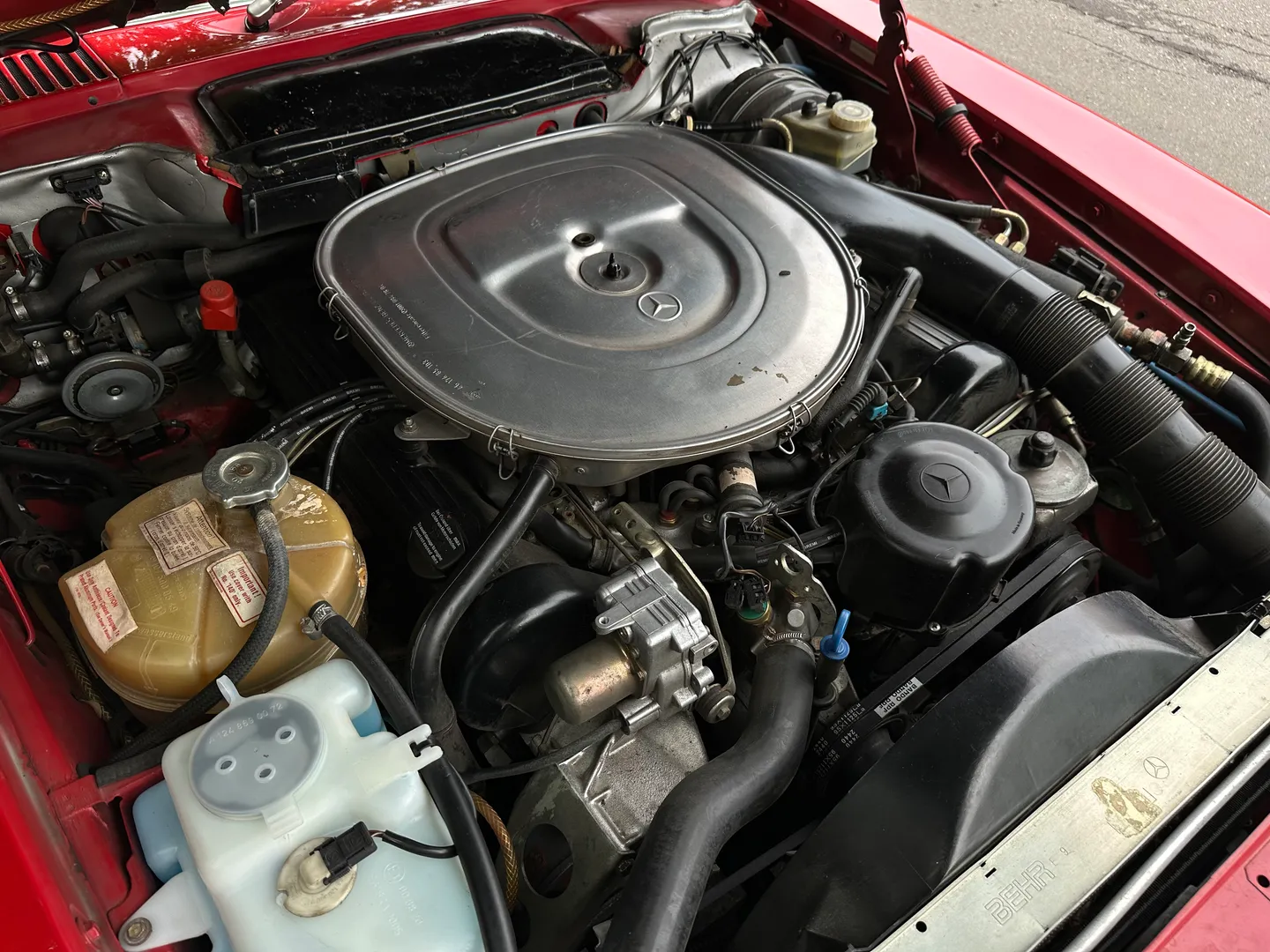Mercedes Benz 560SL  — photo 36