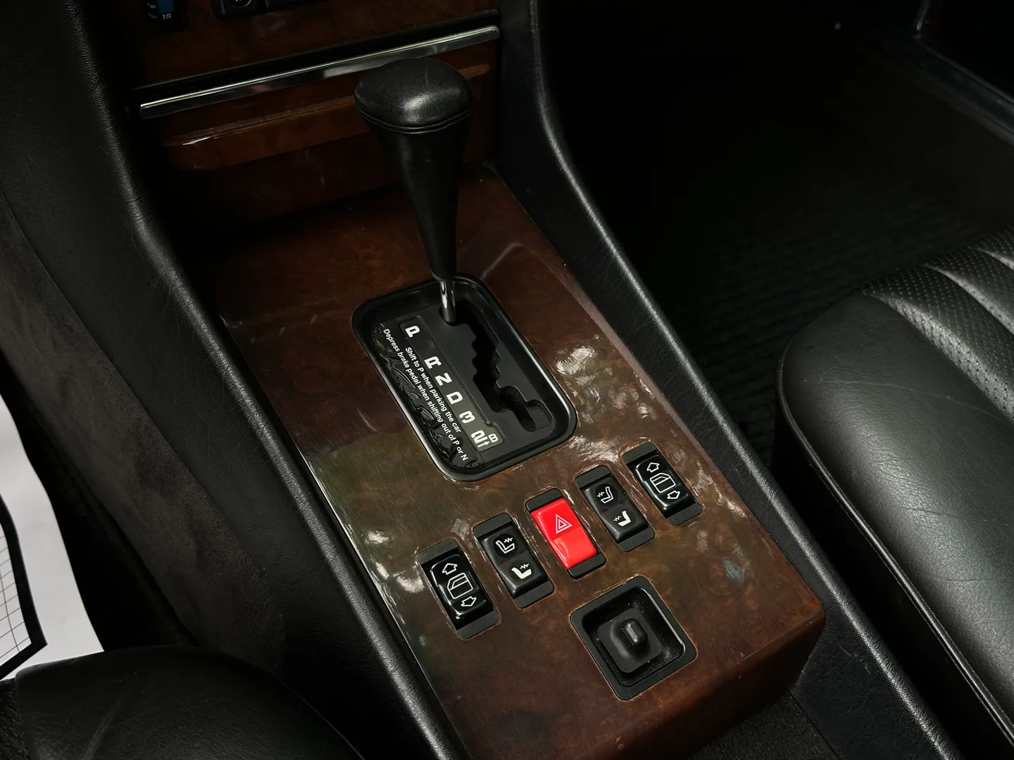 Mercedes Benz 560SL  — photo 49