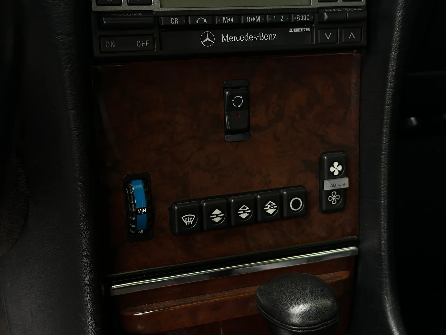 Mercedes Benz 560SL  — photo 52