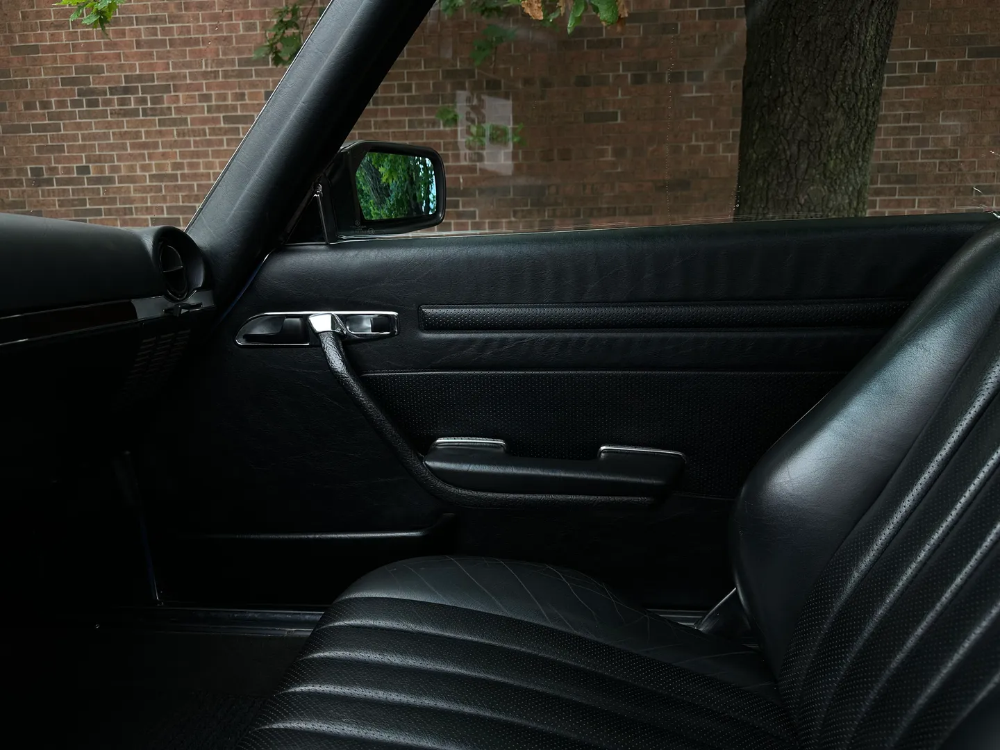 Mercedes Benz 560SL  — photo 57
