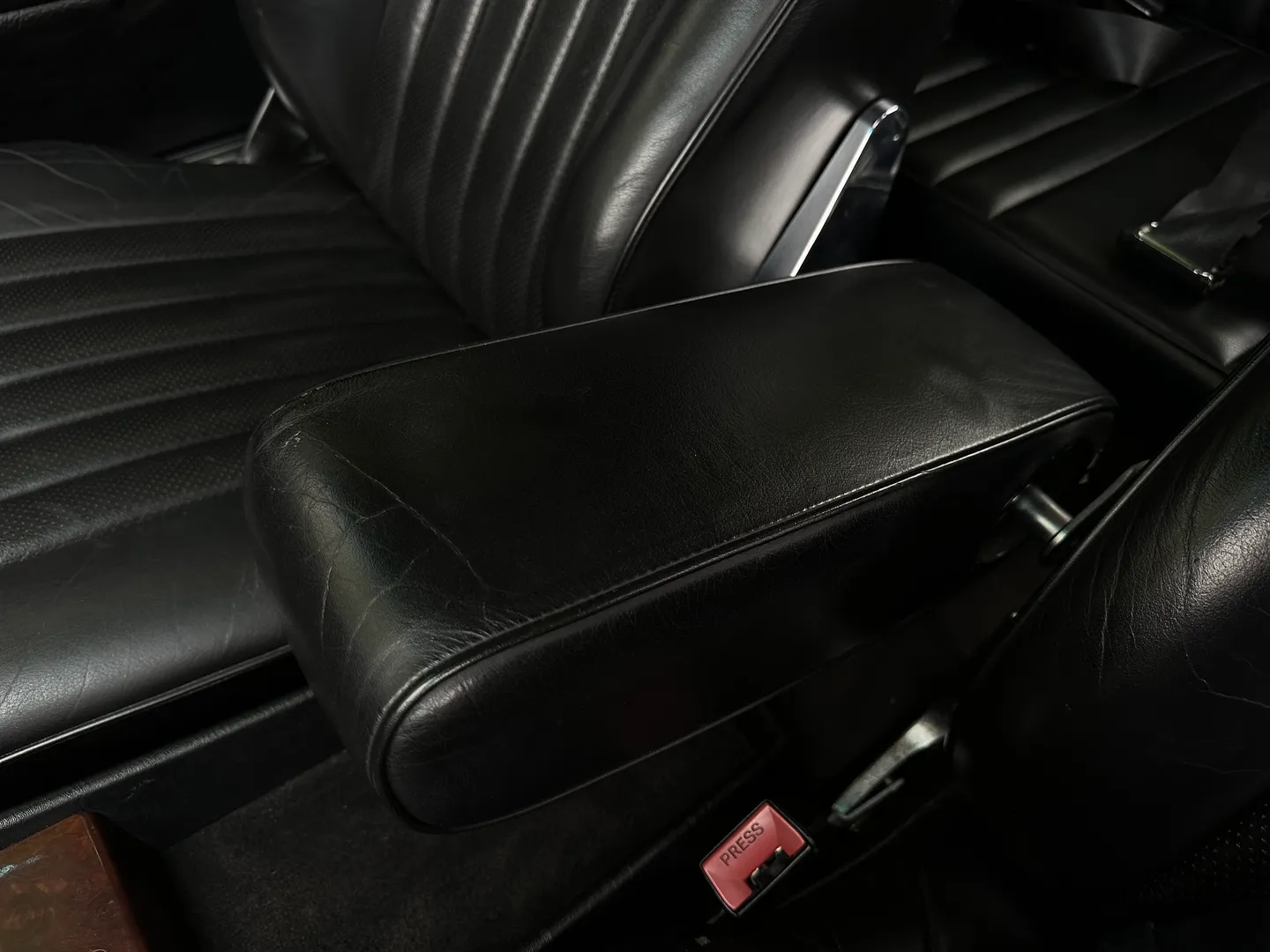 Mercedes Benz 560SL  — photo 59