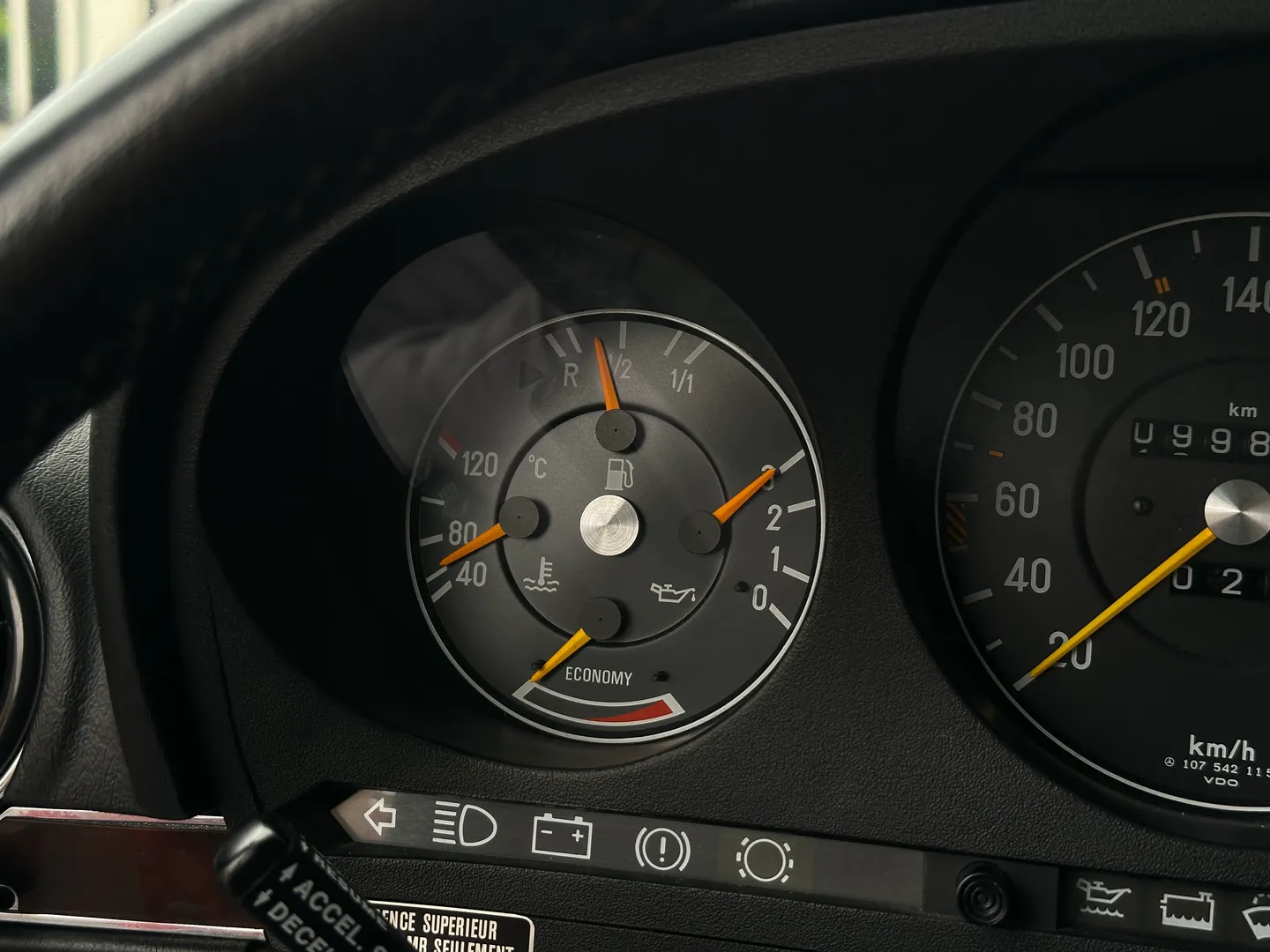 Mercedes Benz 560SL  — photo 63