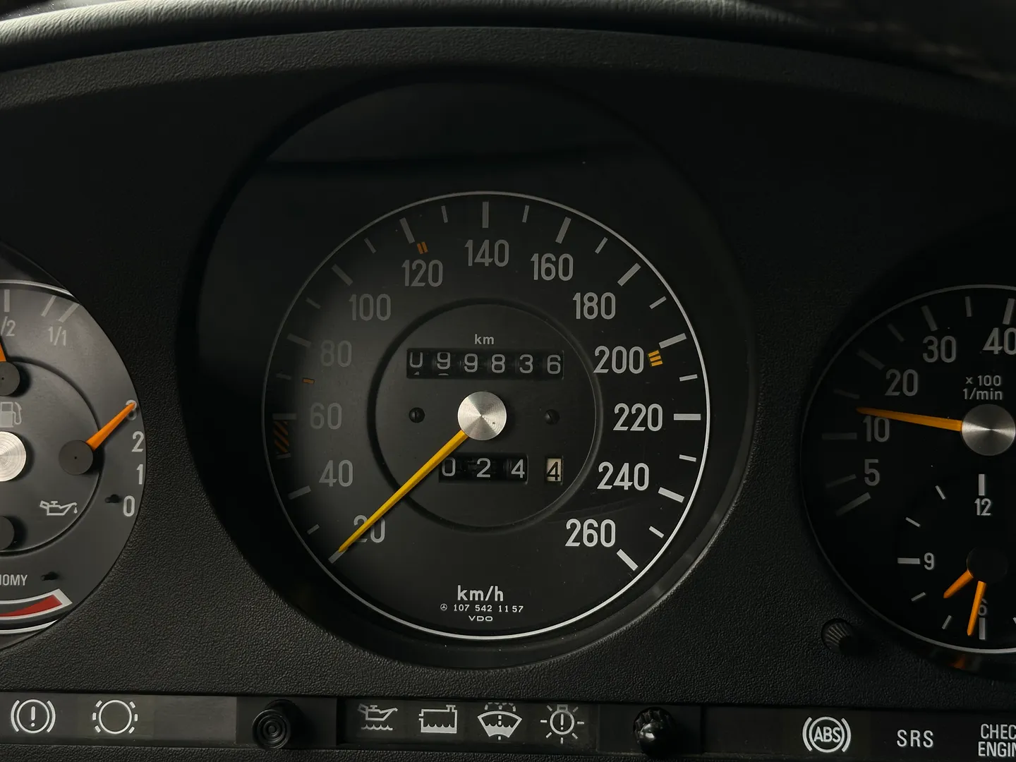 Mercedes Benz 560SL  — photo 64