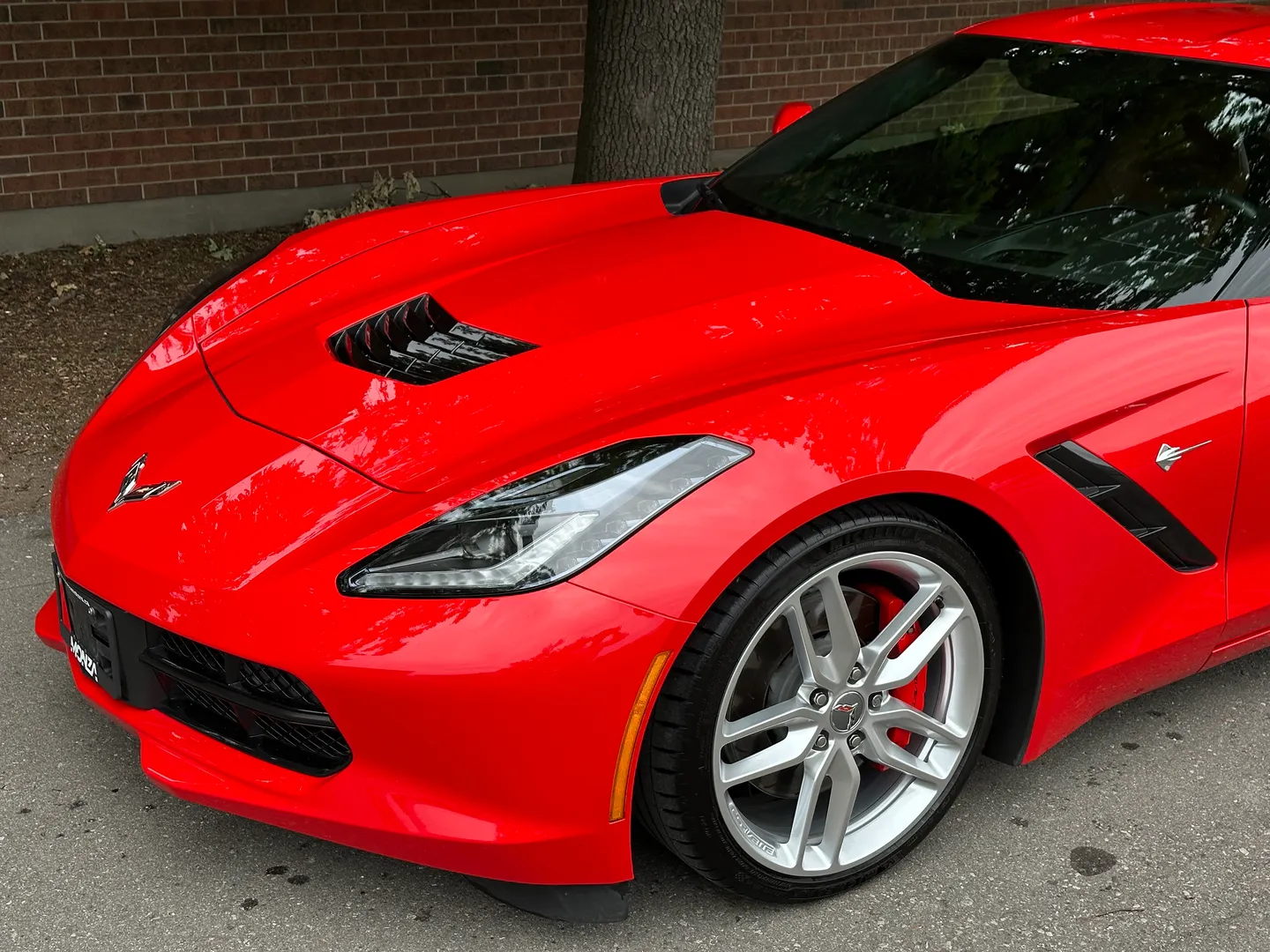 Chevrolet Corvette Stingray Z51 Performance Package 7 Speed Manual 2LT — photo 6