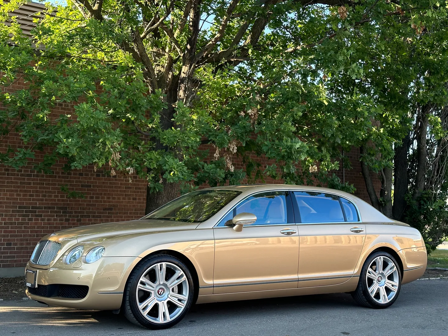Bentley Continental Flying Spur — photo 9