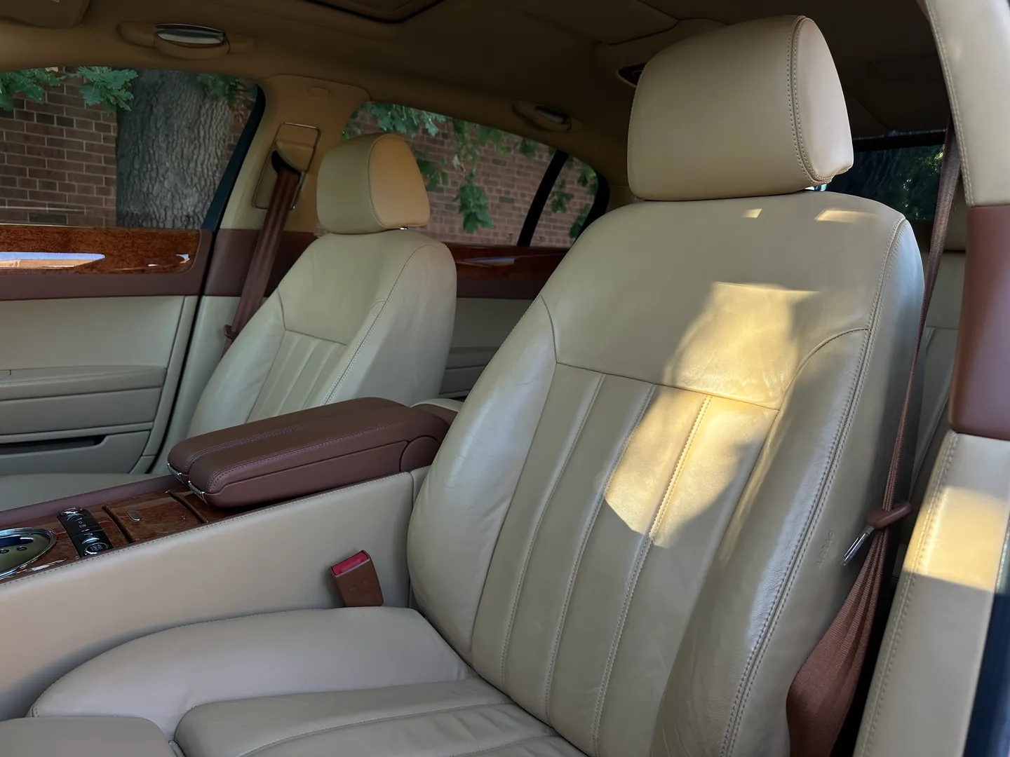 Bentley Continental Flying Spur — photo 39