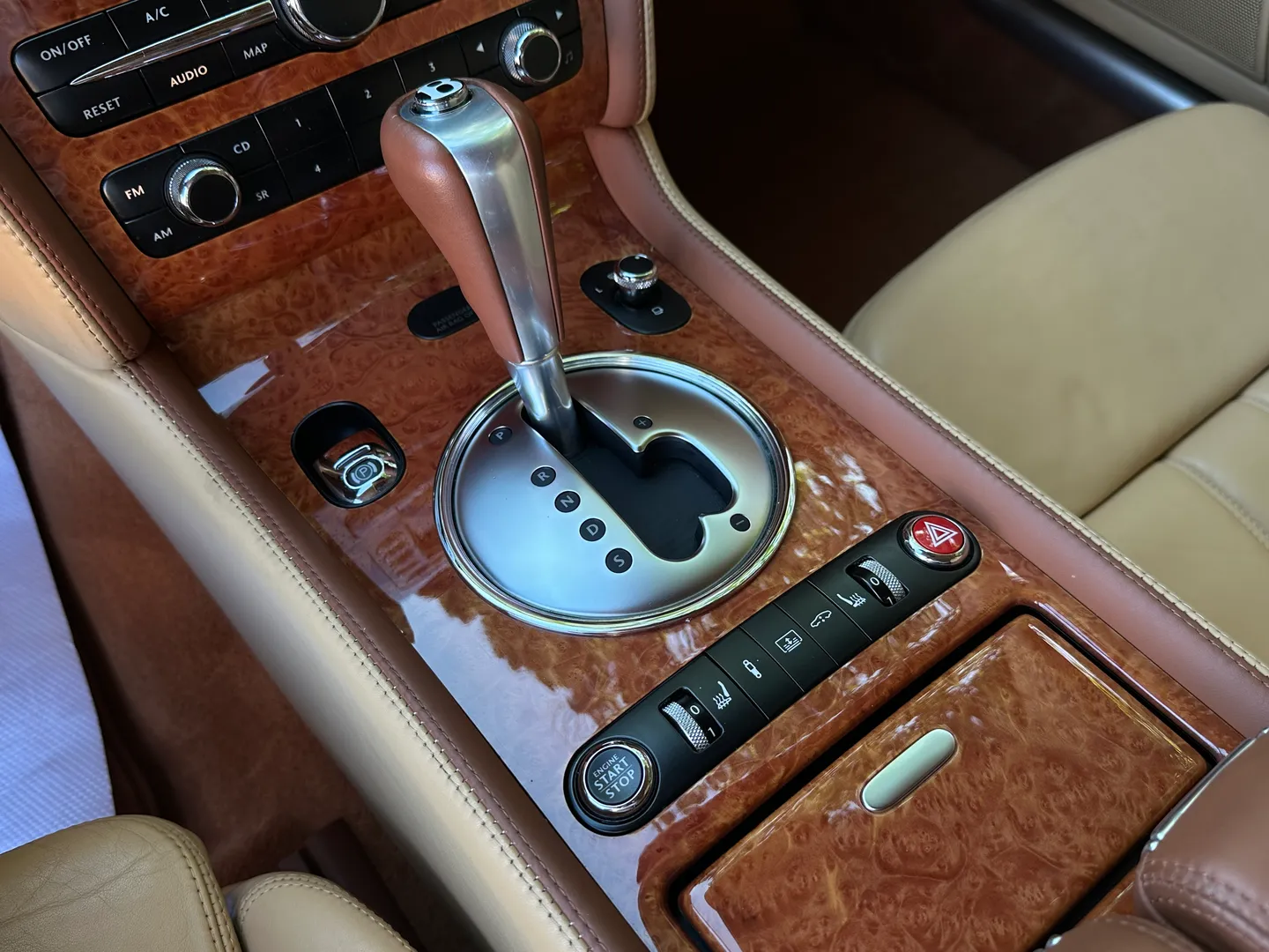 Bentley Continental Flying Spur — photo 46