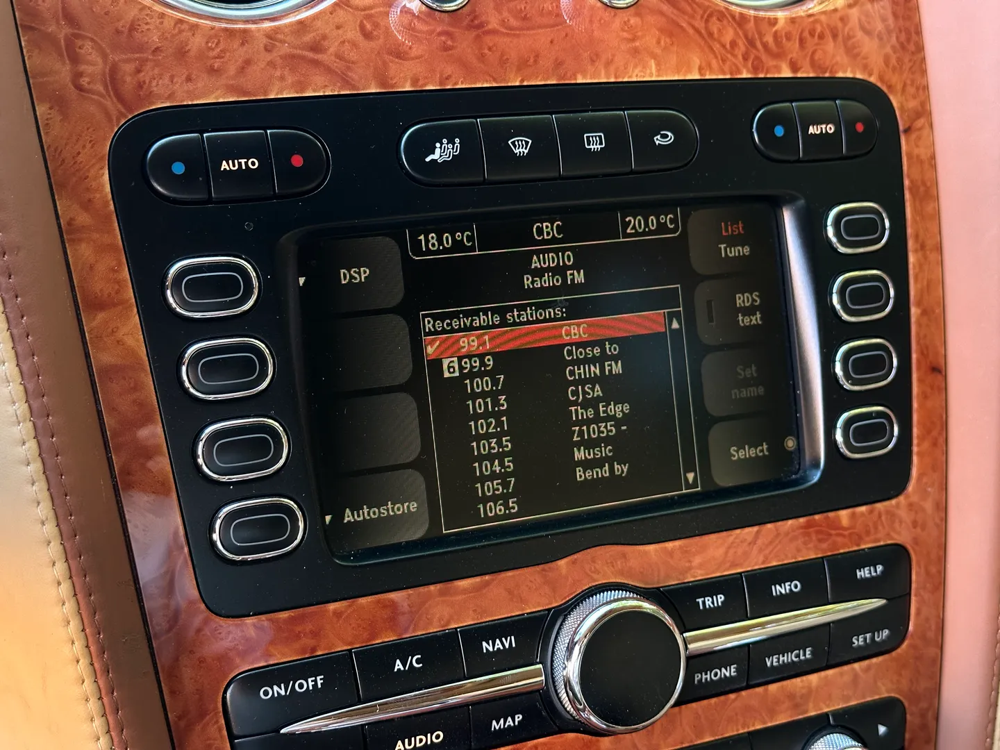 Bentley Continental Flying Spur — photo 52
