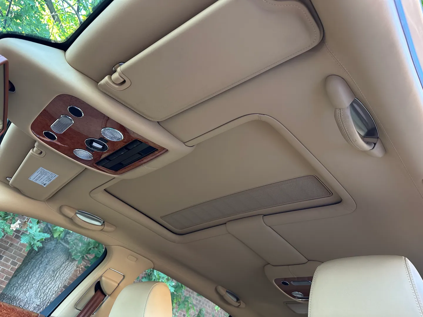 Bentley Continental Flying Spur — photo 68