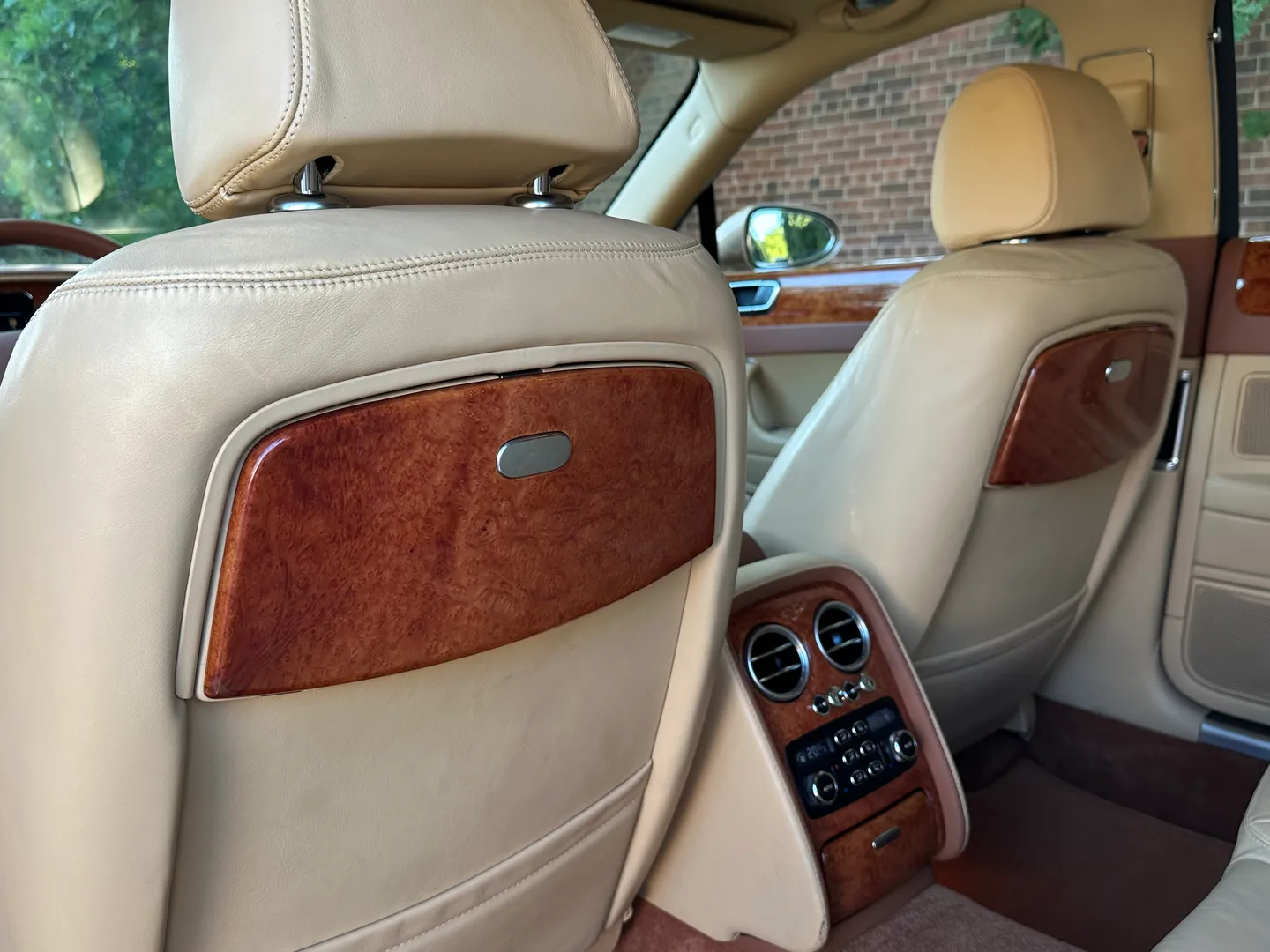 Bentley Continental Flying Spur — photo 74