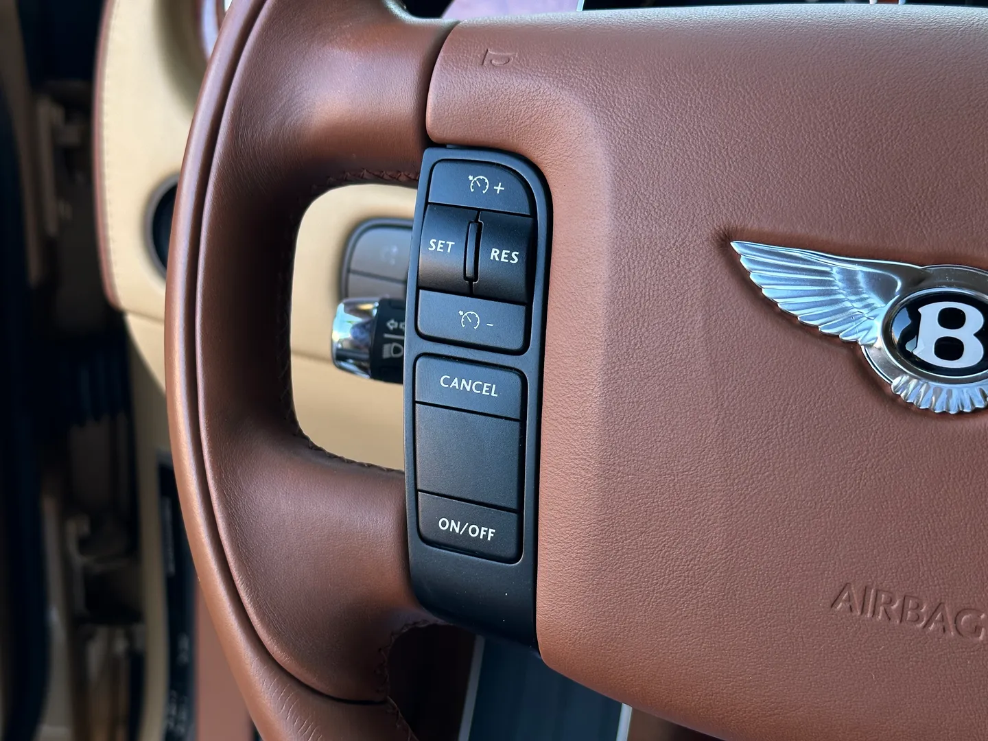 Bentley Continental Flying Spur — photo 83